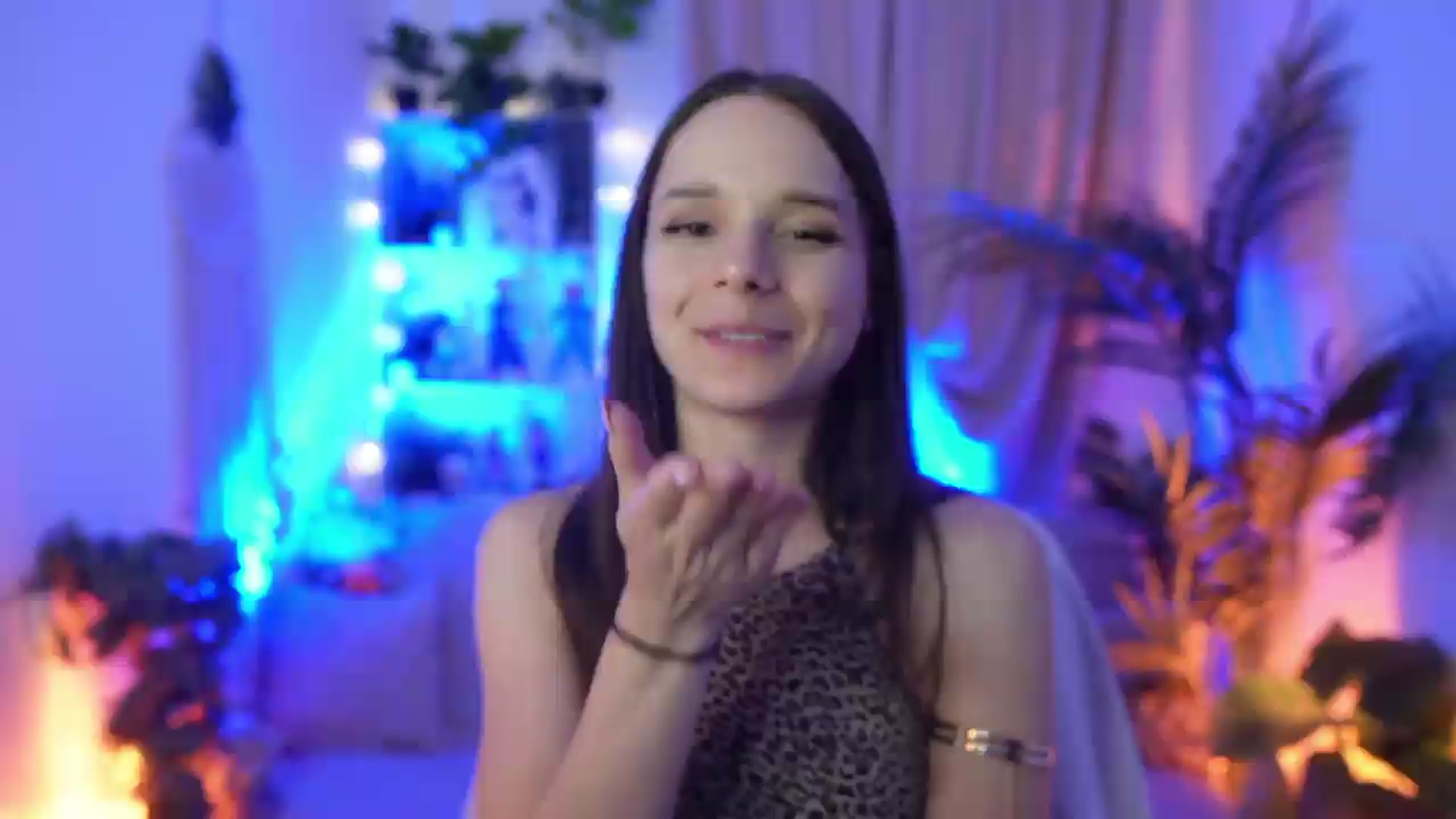 Gallery image thumbnail from Anna_Leah's myfreecams stream on, 08/04/2026, 22:41 image 17 of 20