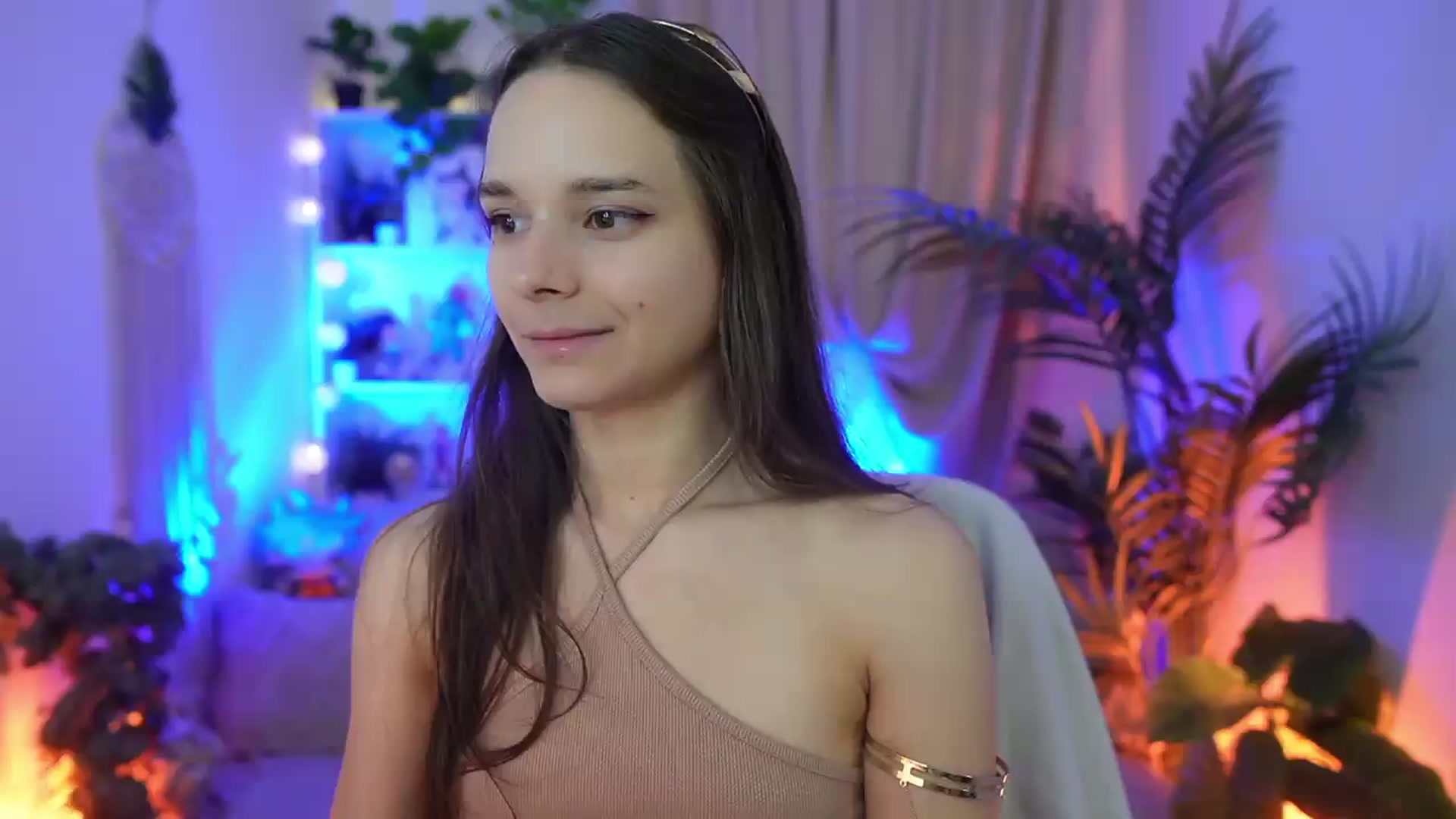 Gallery image thumbnail from Anna_Leah's myfreecams stream on, 08/08/2026, 18:52 image 15 of 20