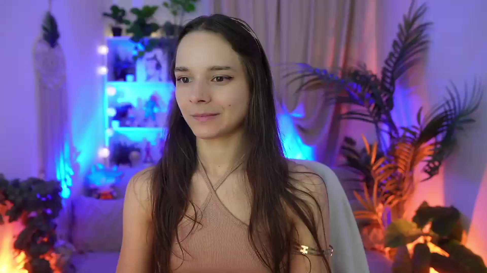 Gallery image thumbnail from Anna_Leah's myfreecams stream on, 08/08/2026, 18:52 image 4 of 20