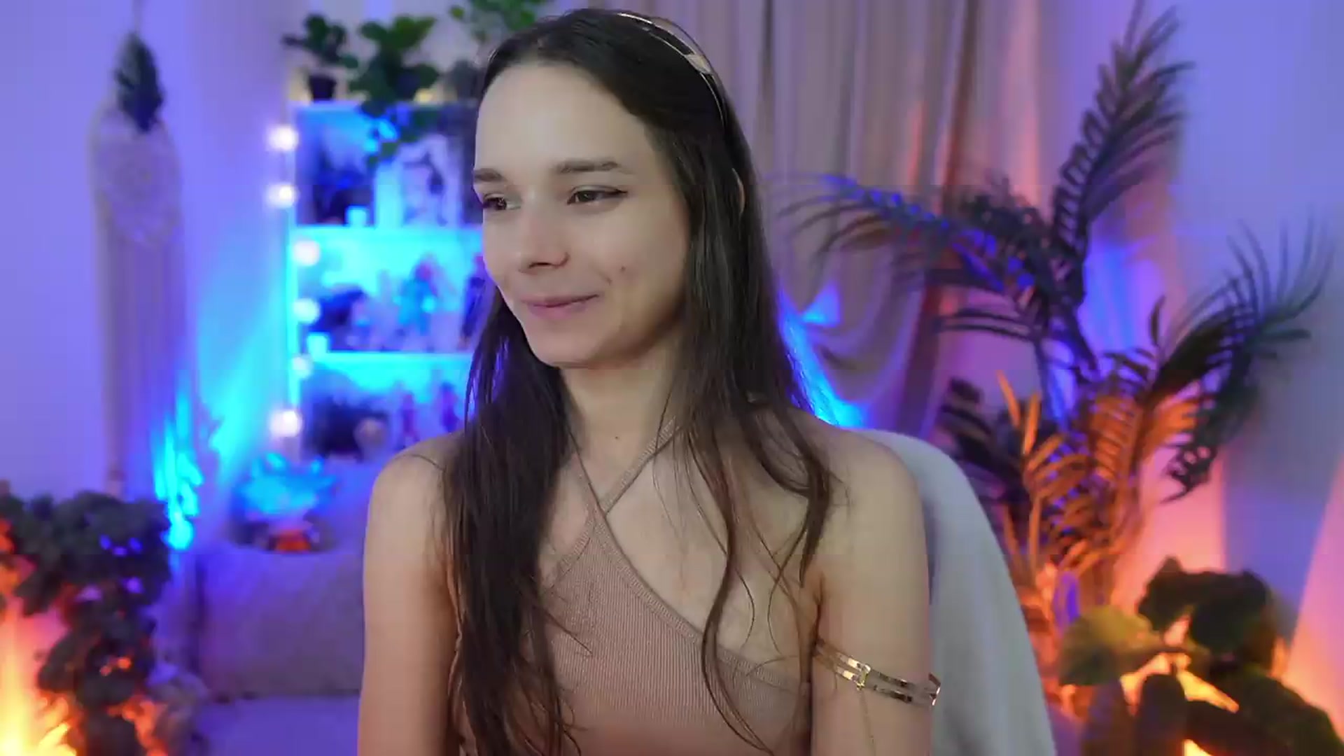 Gallery image thumbnail from Anna_Leah's myfreecams stream on, 08/08/2026, 18:52 image 20 of 20