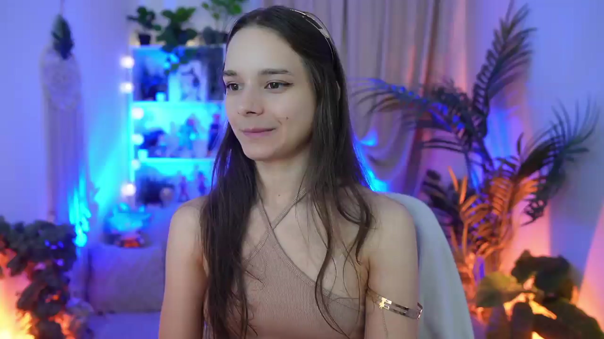 Gallery image thumbnail from Anna_Leah's myfreecams stream on, 08/08/2026, 18:52 image 19 of 20