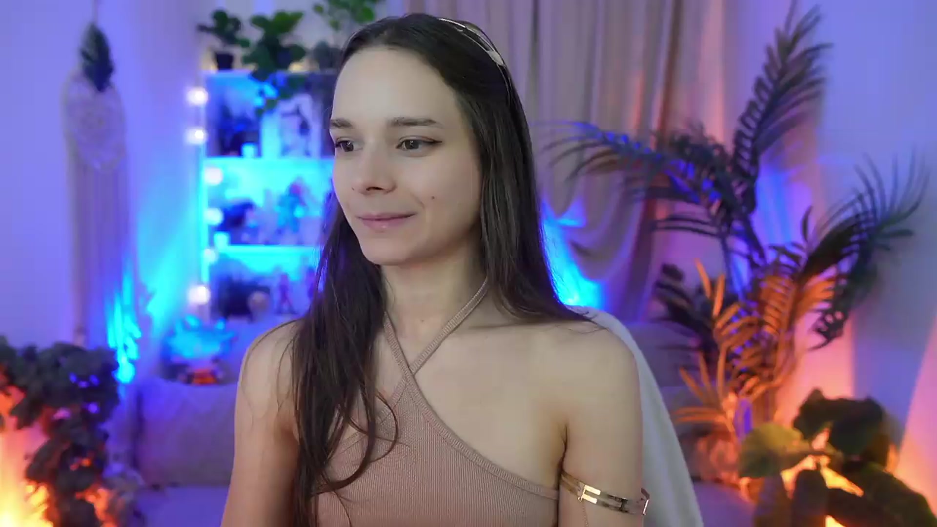 Gallery image thumbnail from Anna_Leah's myfreecams stream on, 08/08/2026, 18:52 image 13 of 20