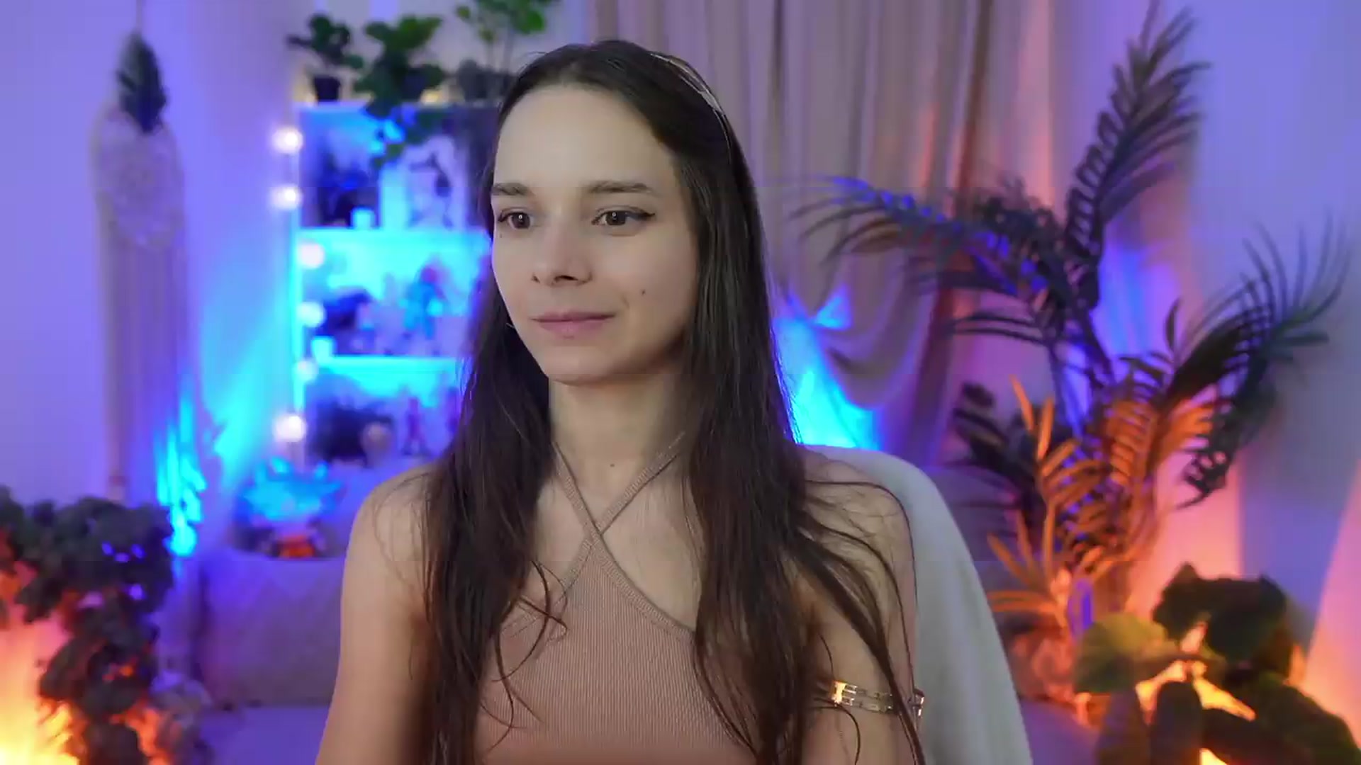 Gallery image thumbnail from Anna_Leah's myfreecams stream on, 08/08/2026, 18:52 image 3 of 20