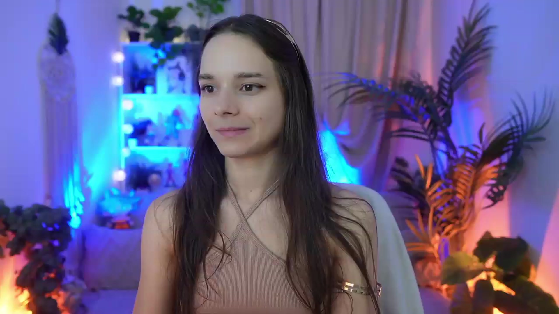 Gallery image thumbnail from Anna_Leah's myfreecams stream on, 08/08/2026, 18:52 image 2 of 20