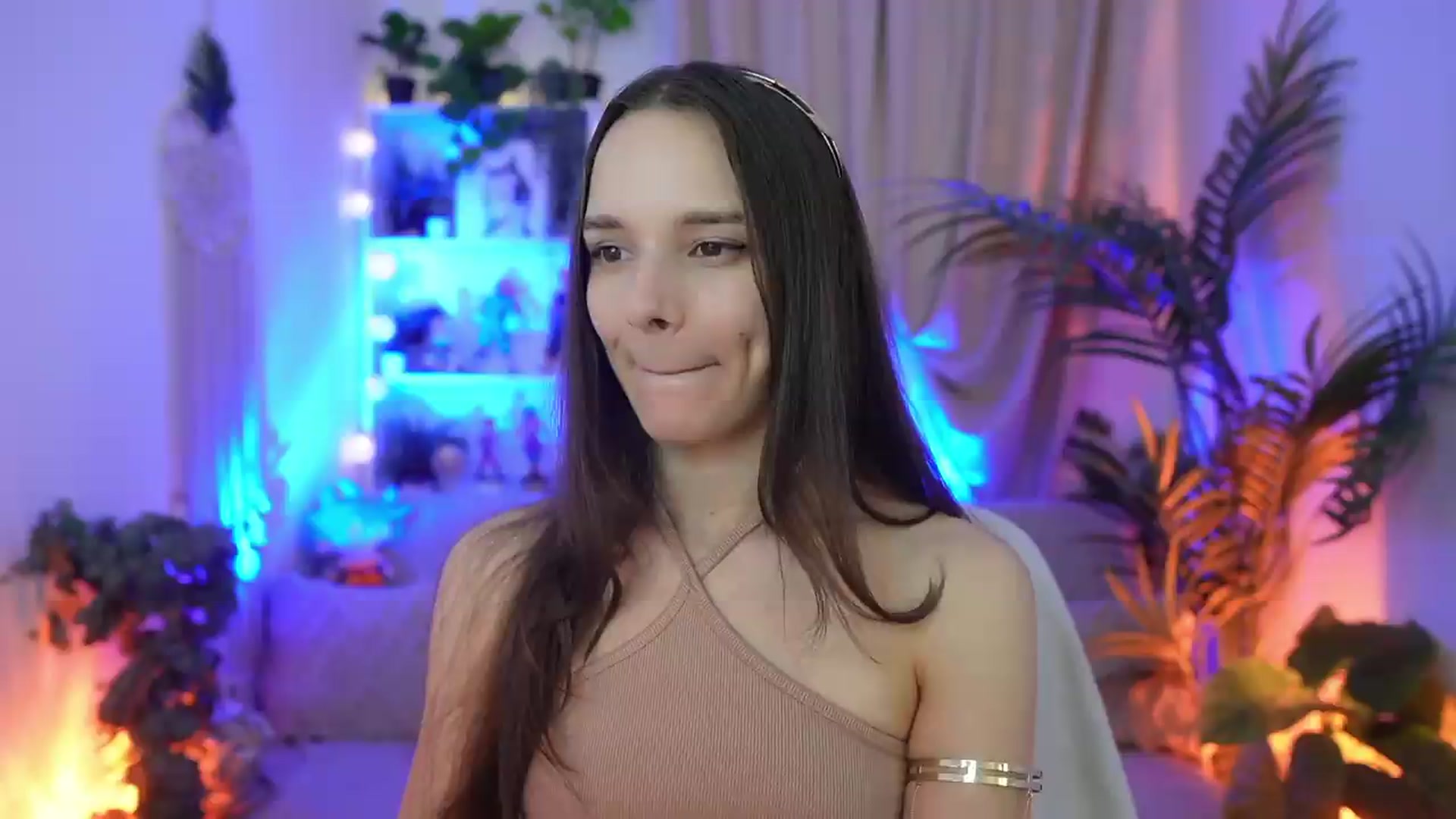 Gallery image thumbnail from Anna_Leah's myfreecams stream on, 08/08/2026, 21:02 image 9 of 20