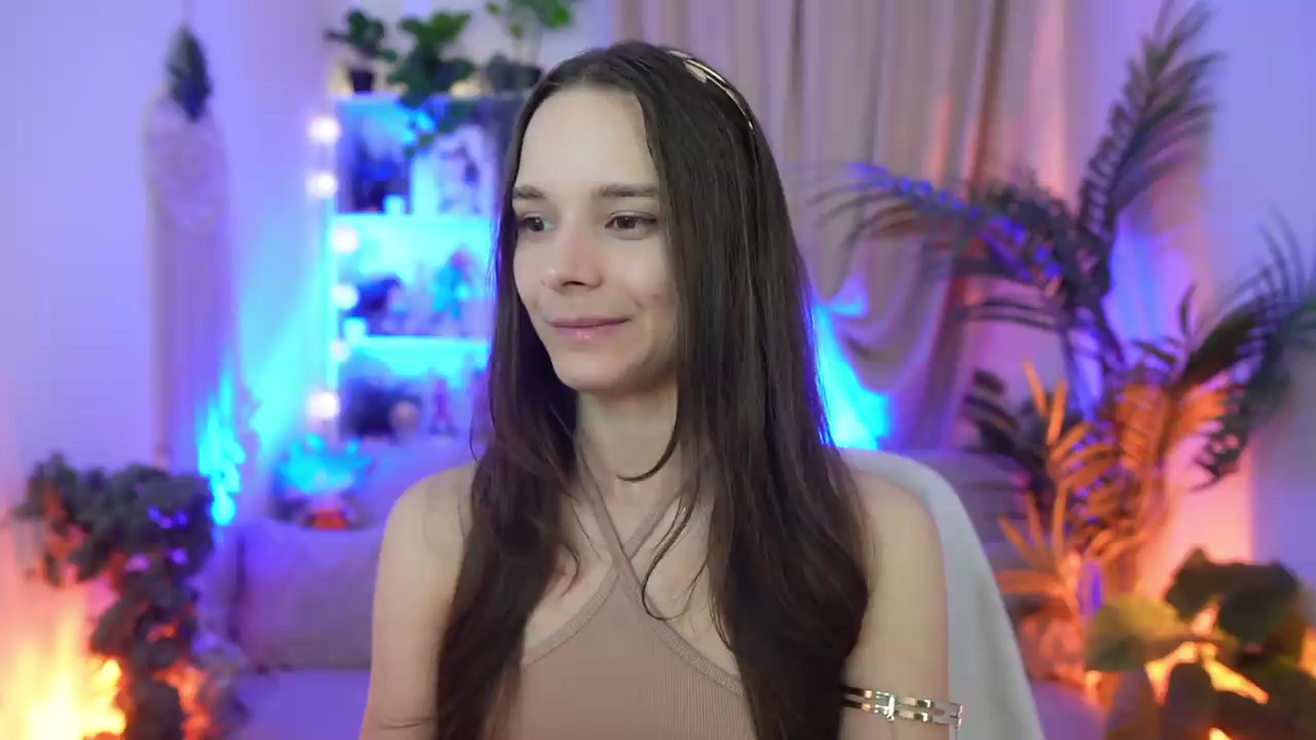 Gallery image thumbnail from Anna_Leah's myfreecams stream on, 08/08/2026, 21:02 image 3 of 20