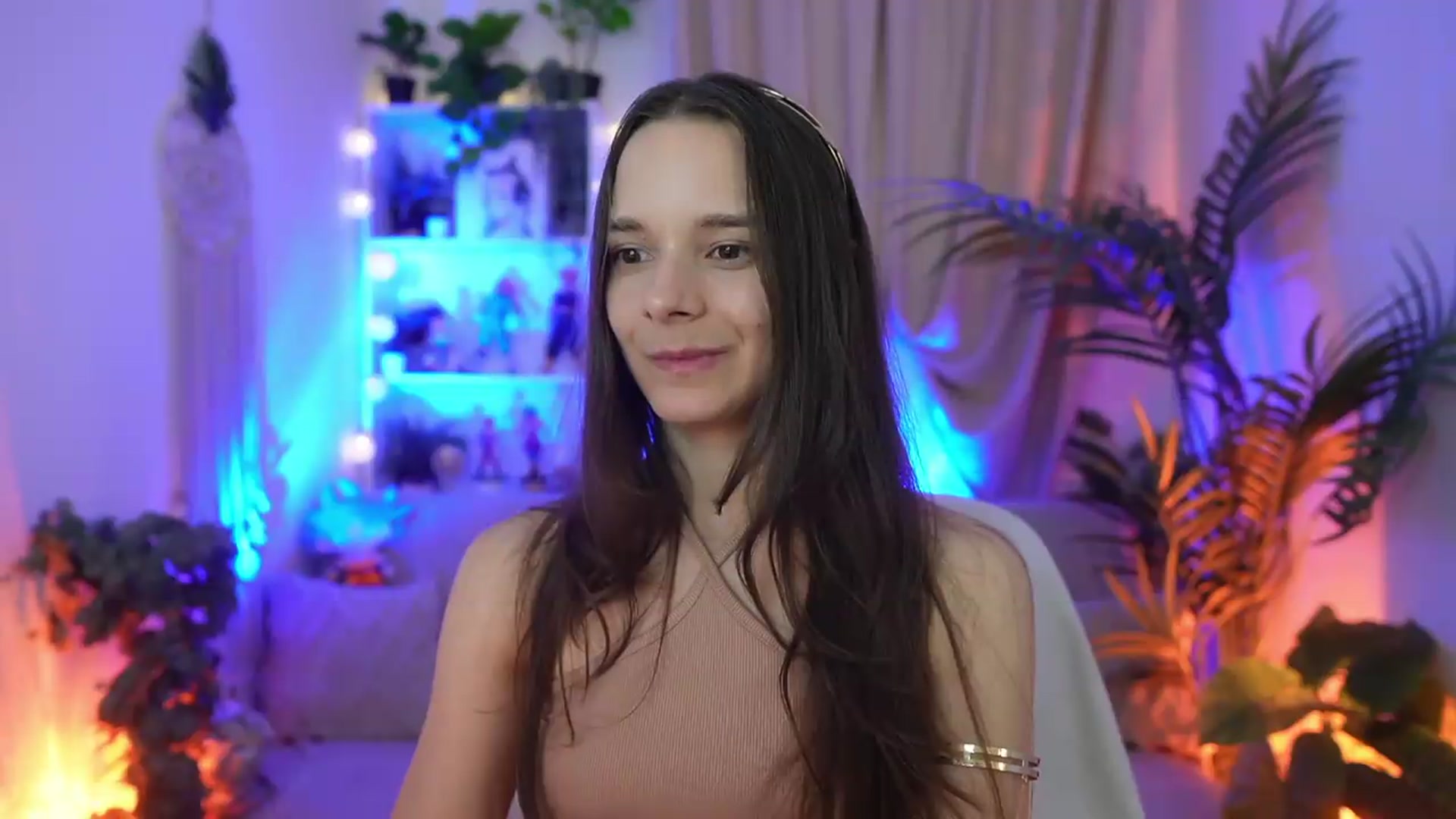 Gallery image thumbnail from Anna_Leah's myfreecams stream on, 08/08/2026, 21:02 image 14 of 20