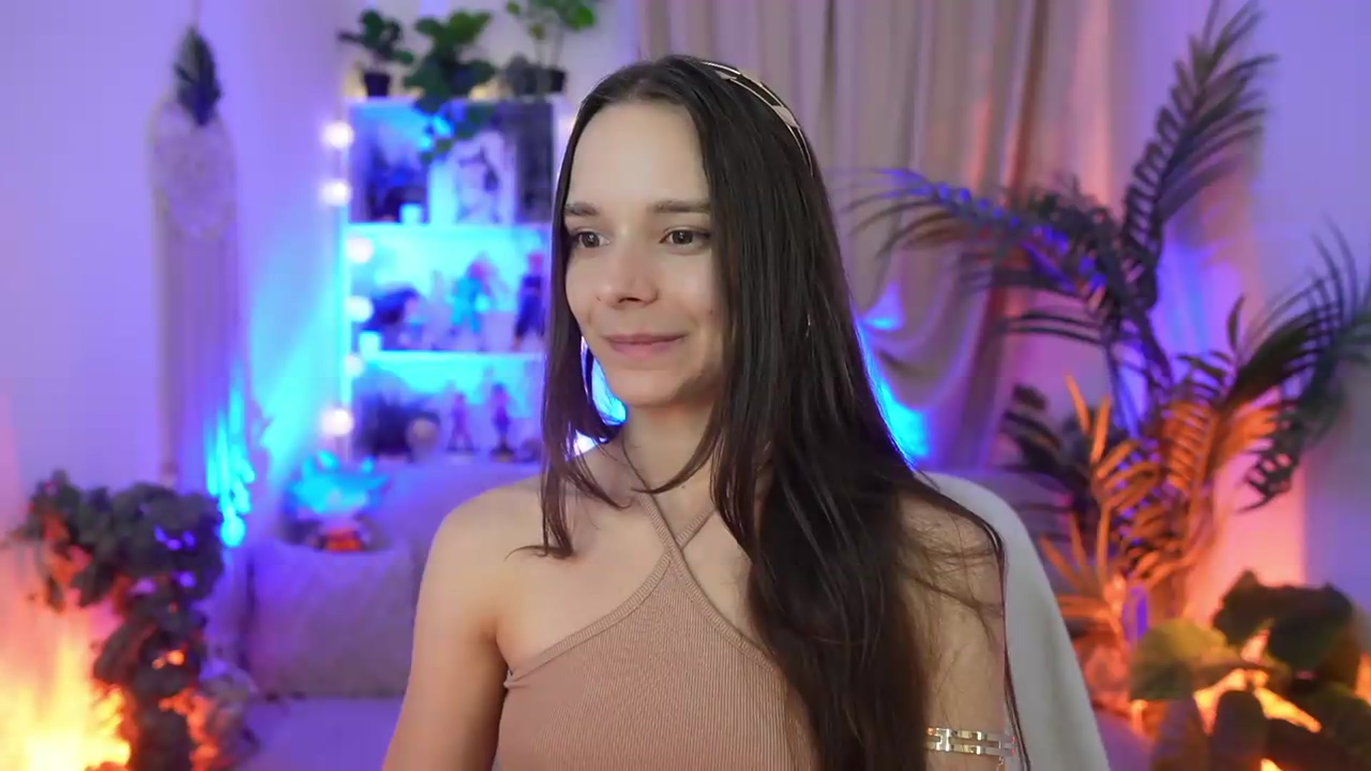 Gallery image thumbnail from Anna_Leah's myfreecams stream on, 08/08/2026, 21:02 image 17 of 20