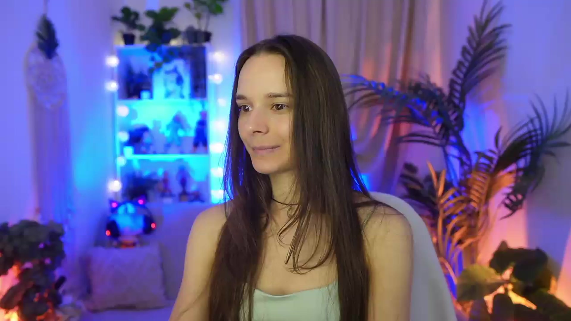 Gallery image thumbnail from Anna_Leah's myfreecams stream on, 08/15/2026, 19:58 image 13 of 20