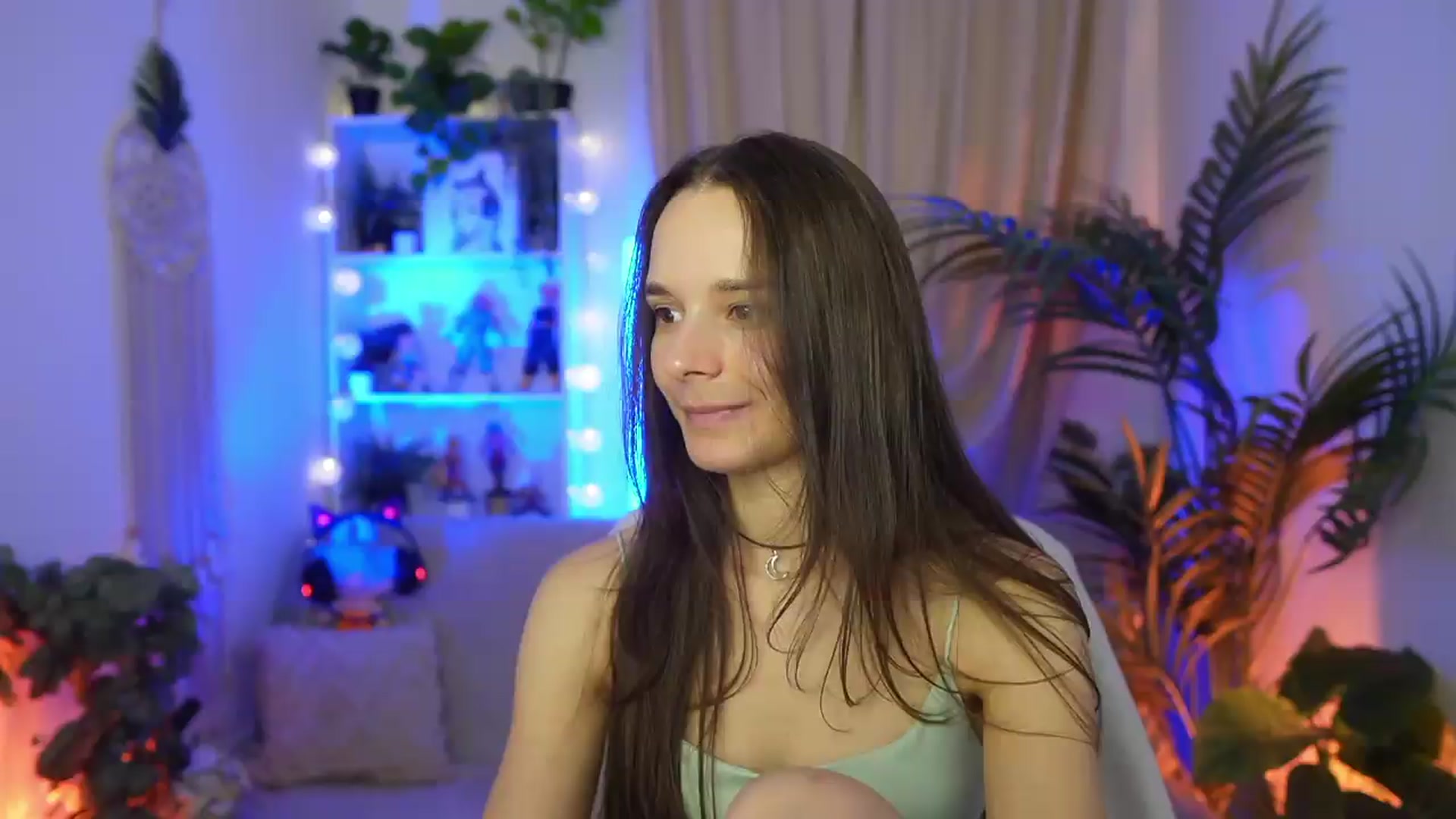 Gallery image thumbnail from Anna_Leah's myfreecams stream on, 08/15/2026, 21:08 image 16 of 20