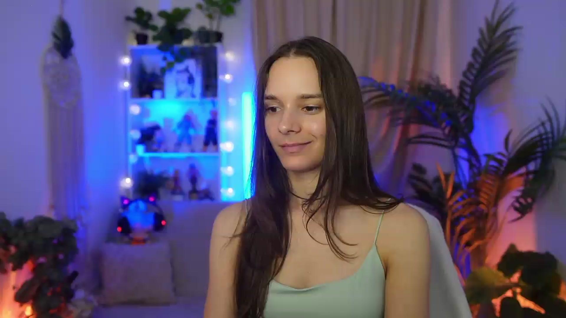 Gallery image thumbnail from Anna_Leah's myfreecams stream on, 08/15/2026, 21:08 image 4 of 20