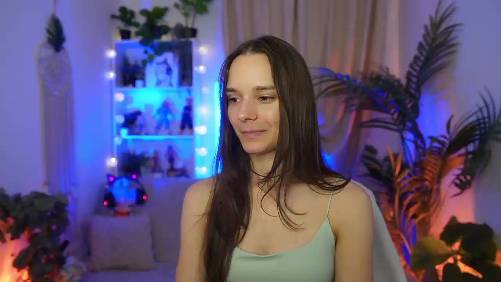 Gallery image thumbnail from Anna_Leah's myfreecams stream on, 08/15/2026, 21:08 image 5 of 20