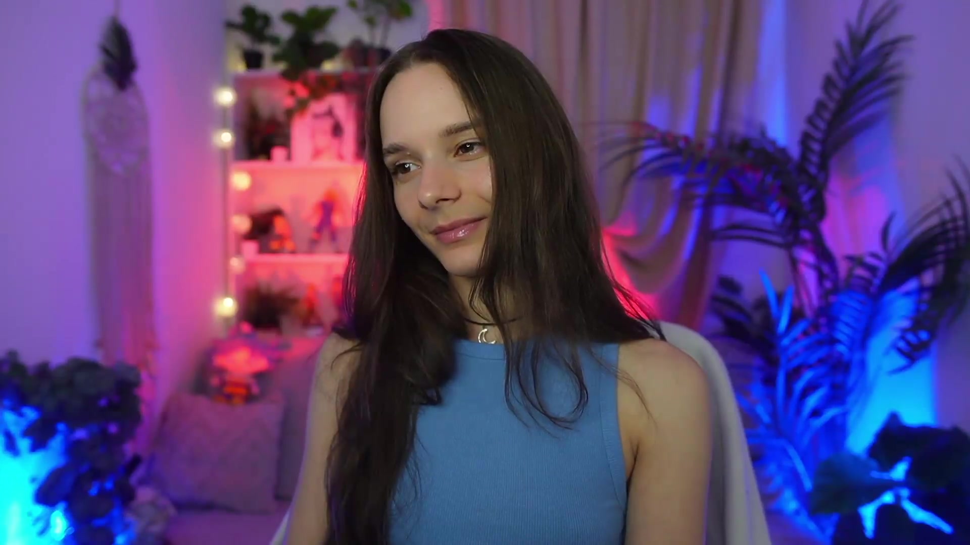 Gallery image thumbnail from Anna_Leah's myfreecams stream on, 08/16/2026, 19:29 image 17 of 20