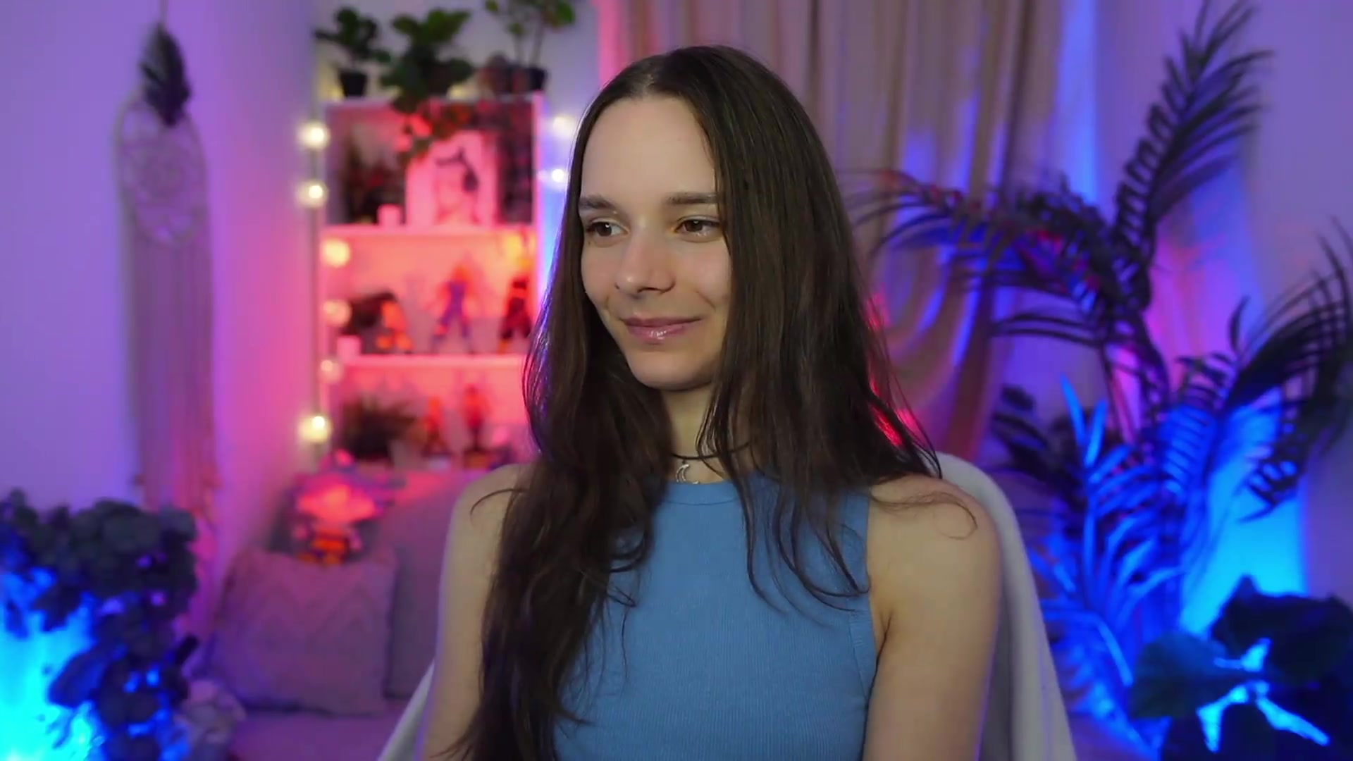 Gallery image thumbnail from Anna_Leah's myfreecams stream on, 08/16/2026, 19:29 image 16 of 20