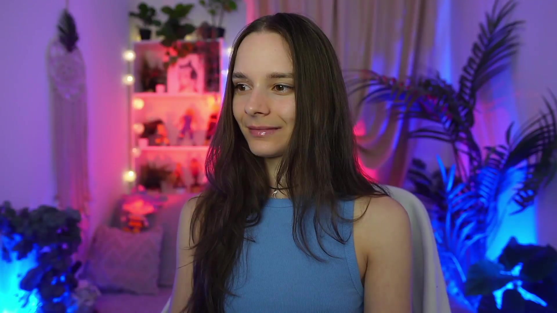 Gallery image thumbnail from Anna_Leah's myfreecams stream on, 08/16/2026, 19:29 image 15 of 20