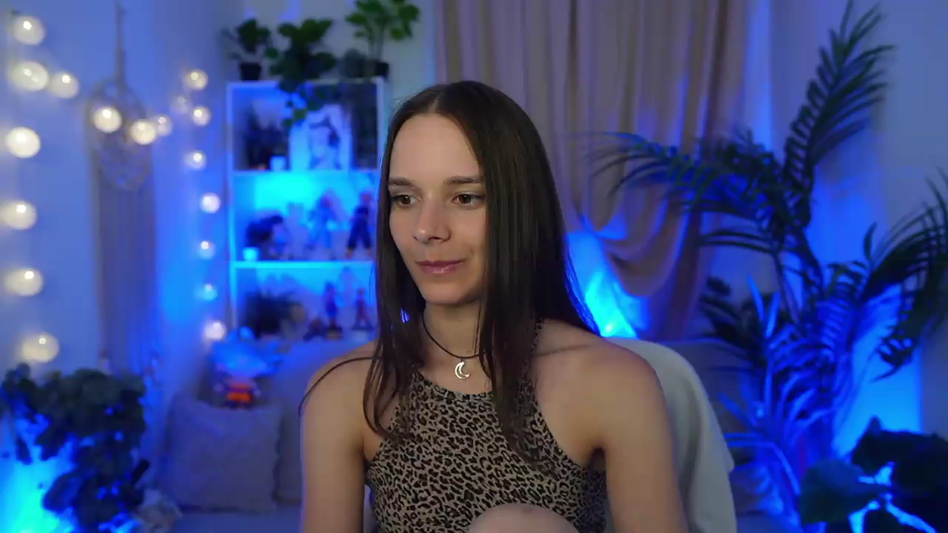 Gallery image thumbnail from Anna_Leah's myfreecams stream on, 08/17/2026, 20:31 image 17 of 20