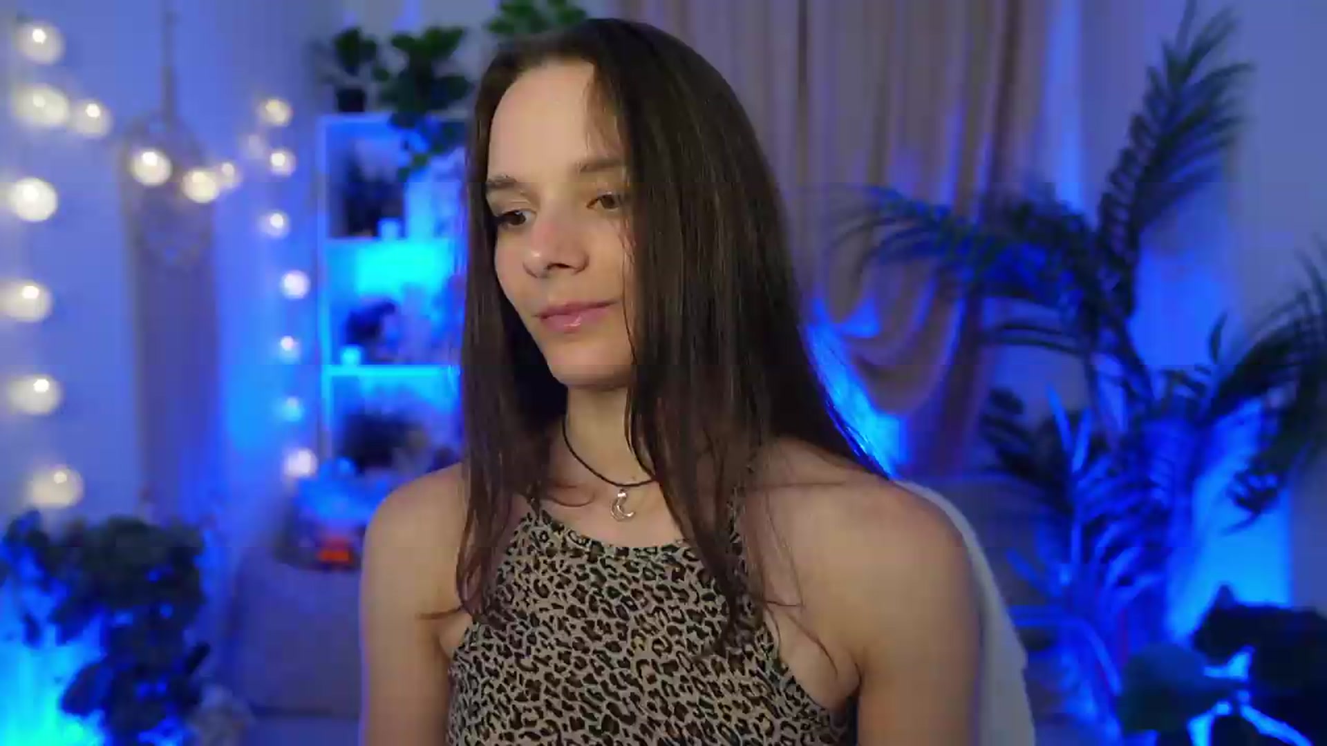 Gallery image thumbnail from Anna_Leah's myfreecams stream on, 08/17/2026, 20:31 image 16 of 20