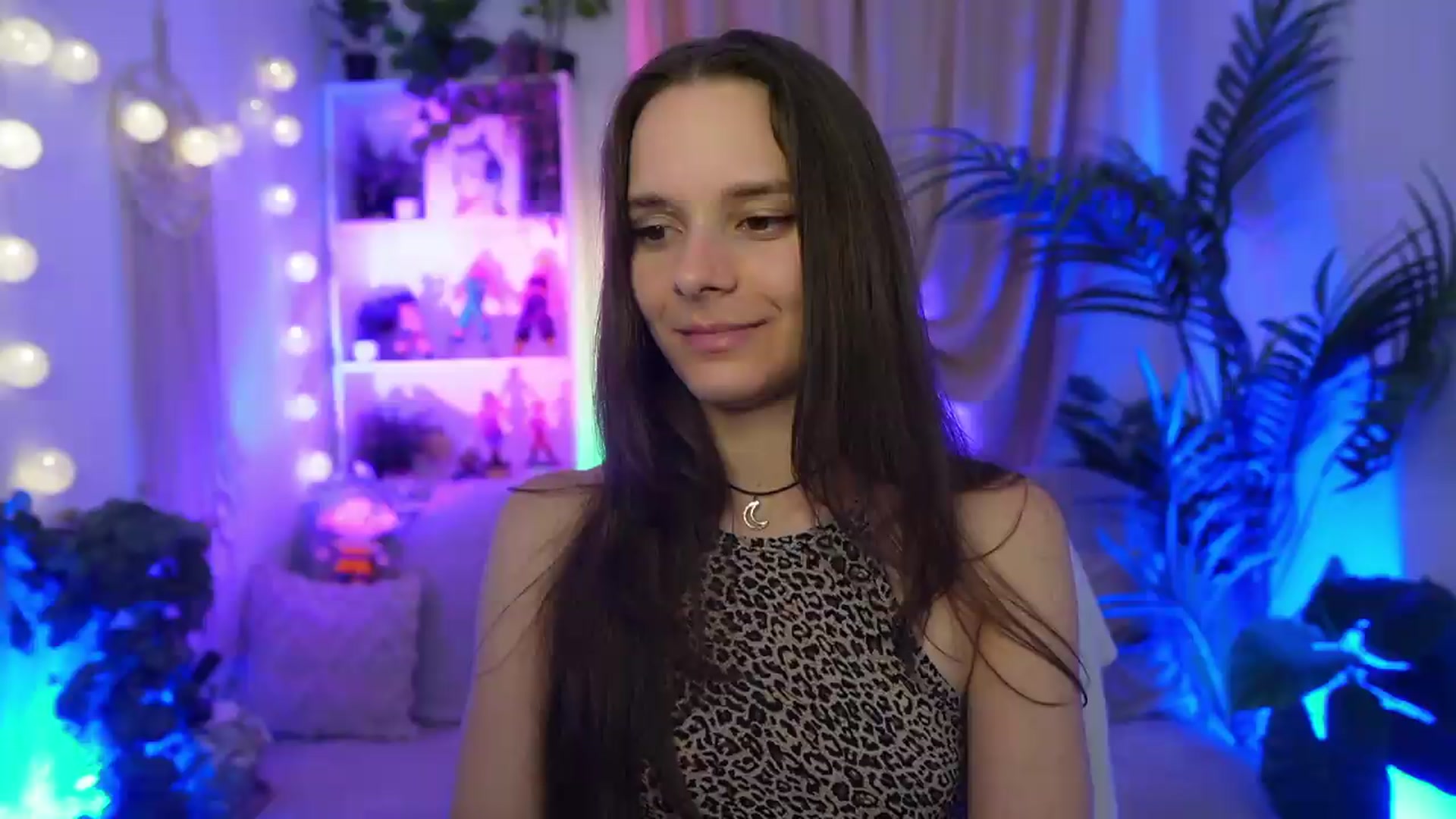 Gallery image thumbnail from Anna_Leah's myfreecams stream on, 08/17/2026, 22:08 image 15 of 20