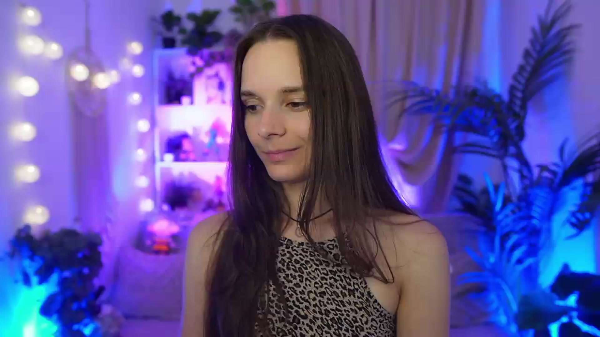 Gallery image thumbnail from Anna_Leah's myfreecams stream on, 08/17/2026, 22:08 image 19 of 20