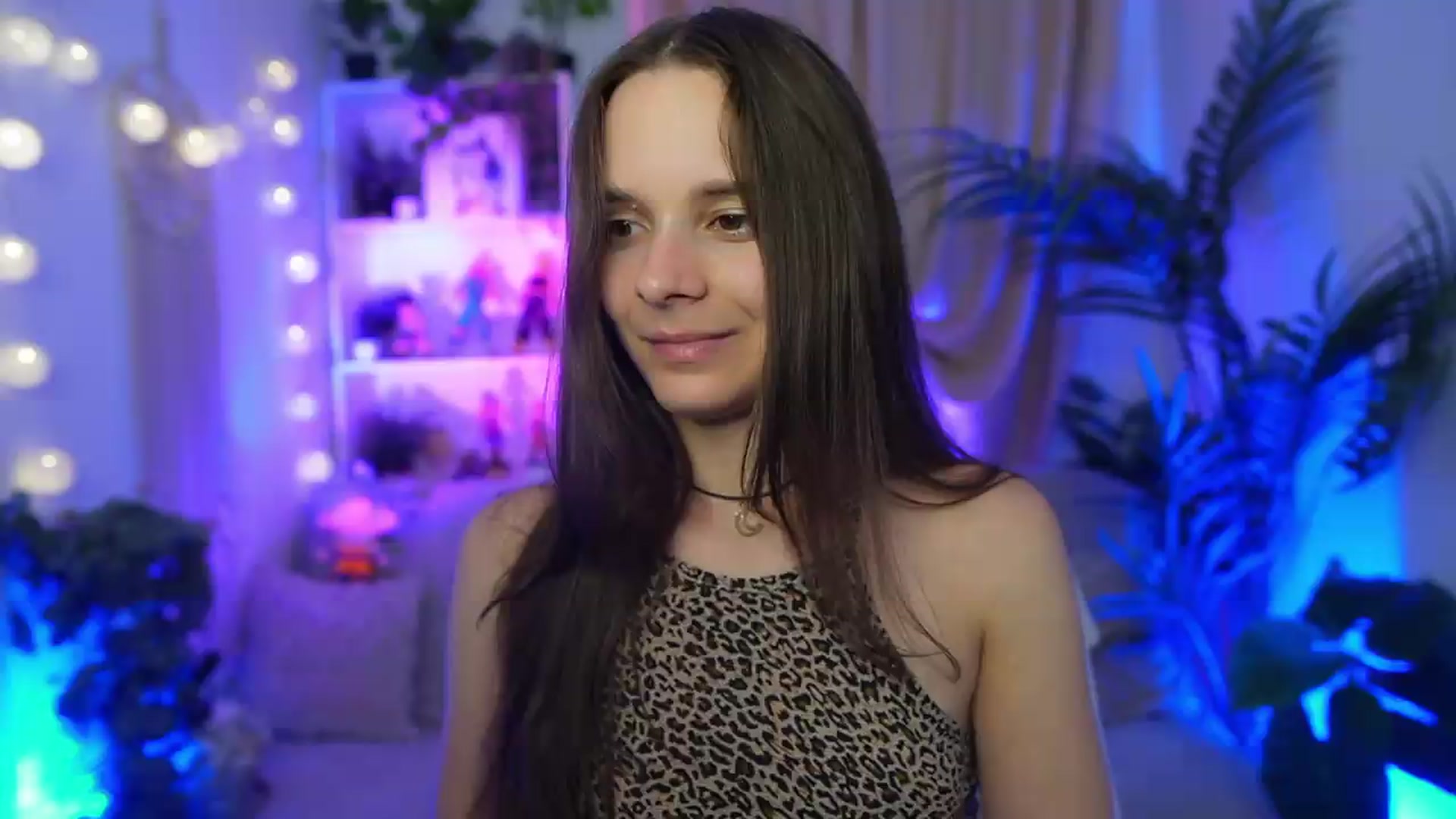 Gallery image thumbnail from Anna_Leah's myfreecams stream on, 08/17/2026, 22:08 image 7 of 20