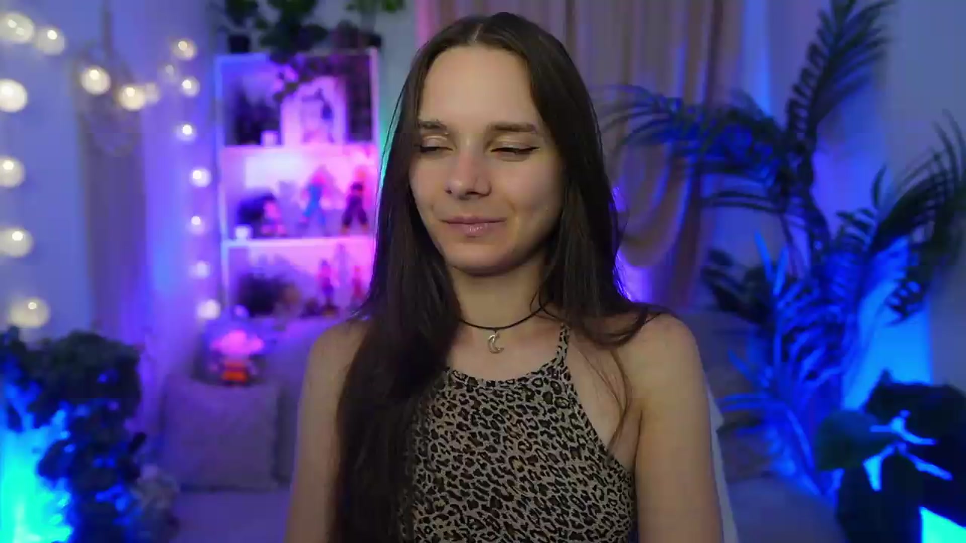 Gallery image thumbnail from Anna_Leah's myfreecams stream on, 08/17/2026, 22:08 image 8 of 20