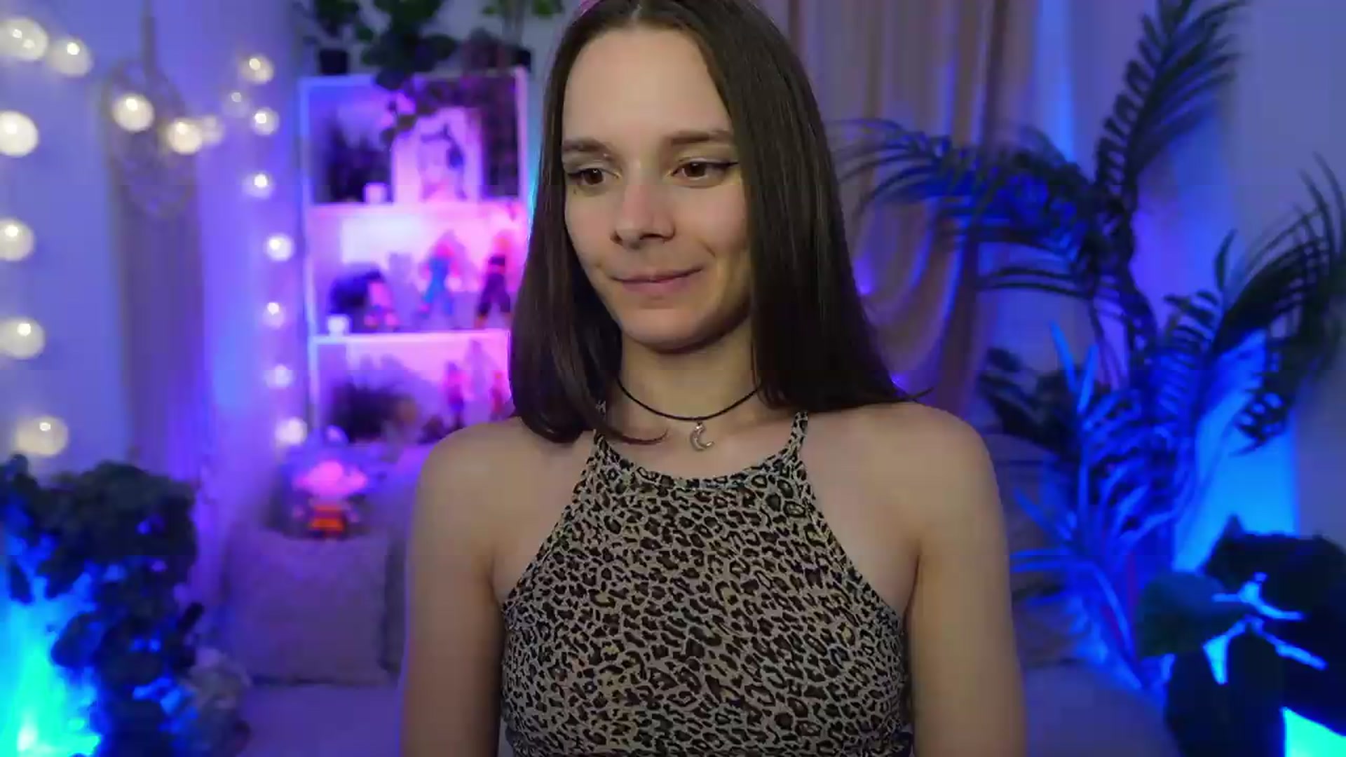 Gallery image thumbnail from Anna_Leah's myfreecams stream on, 08/17/2026, 22:08 image 5 of 20