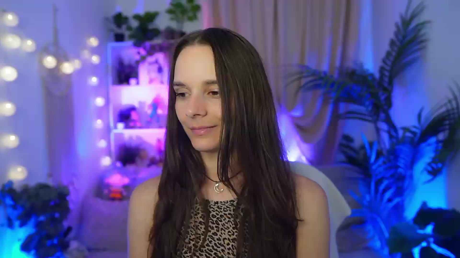 Gallery image thumbnail from Anna_Leah's myfreecams stream on, 08/17/2026, 22:47 image 18 of 20