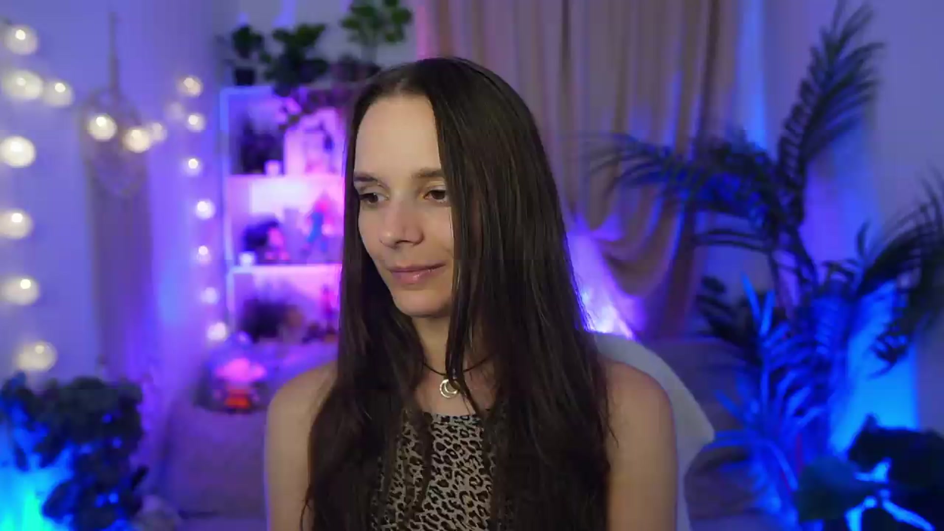Gallery image thumbnail from Anna_Leah's myfreecams stream on, 08/17/2026, 22:47 image 19 of 20