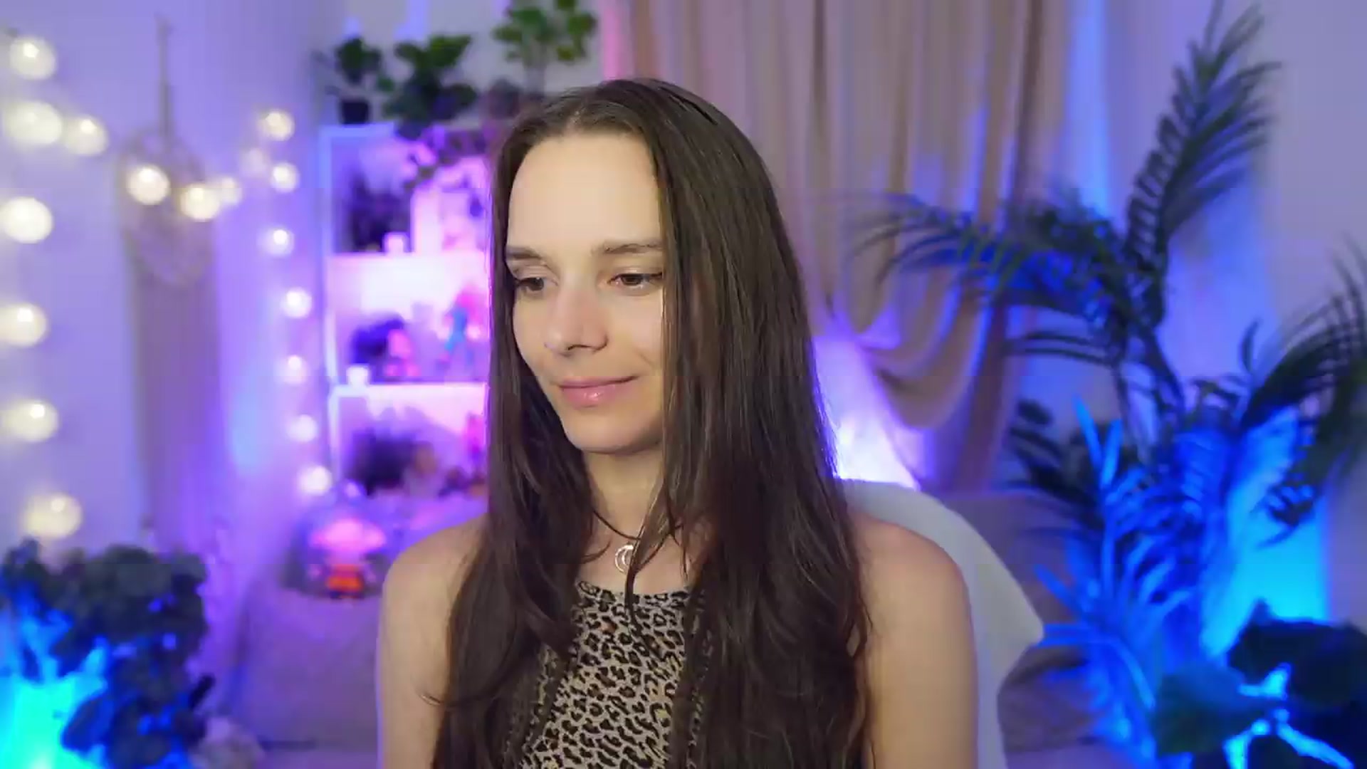 Gallery image thumbnail from Anna_Leah's myfreecams stream on, 08/17/2026, 22:47 image 17 of 20