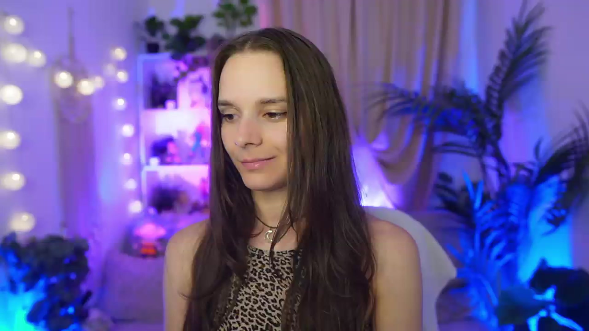 Gallery image thumbnail from Anna_Leah's myfreecams stream on, 08/17/2026, 22:47 image 16 of 20