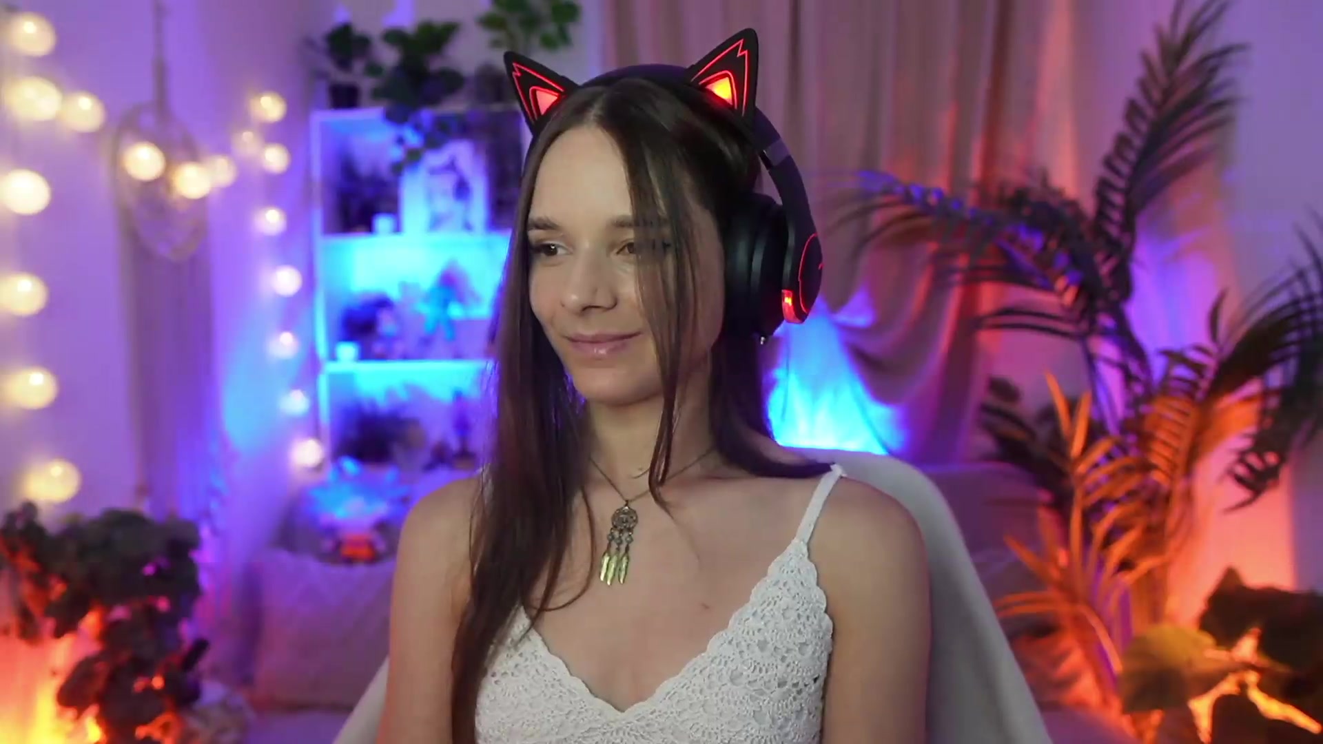 Gallery image thumbnail from Anna_Leah's myfreecams stream on, 08/22/2026, 22:24 image 11 of 20