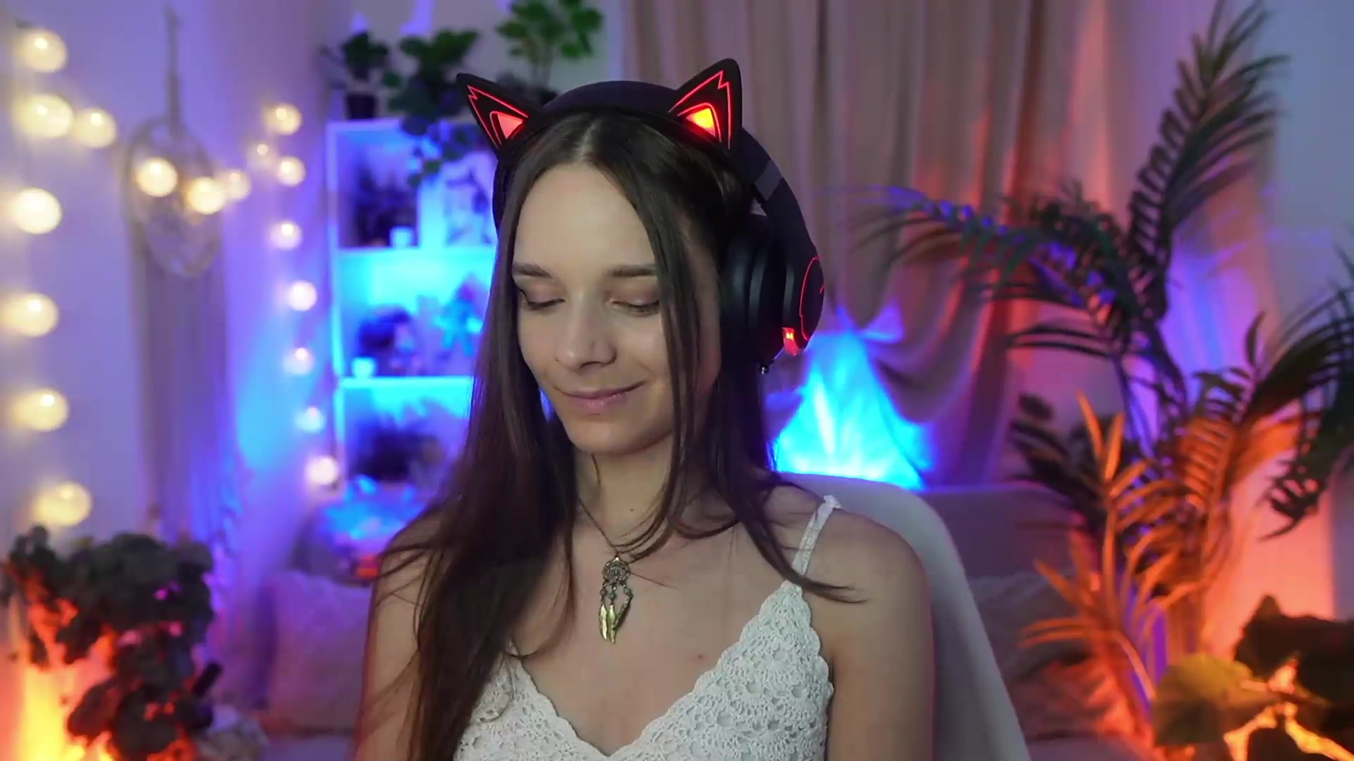 Gallery image thumbnail from Anna_Leah's myfreecams stream on, 08/22/2026, 22:24 image 16 of 20