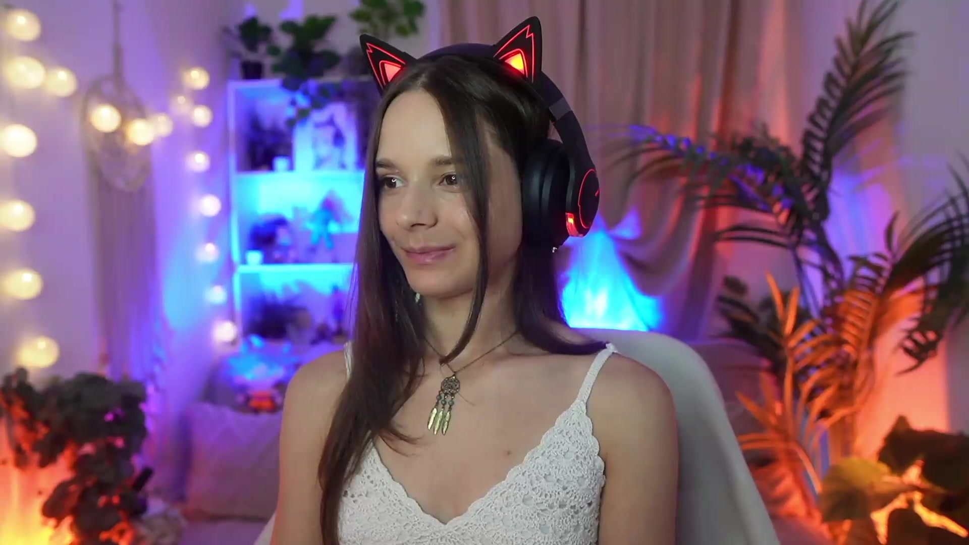 Gallery image thumbnail from Anna_Leah's myfreecams stream on, 08/22/2026, 22:24 image 6 of 20