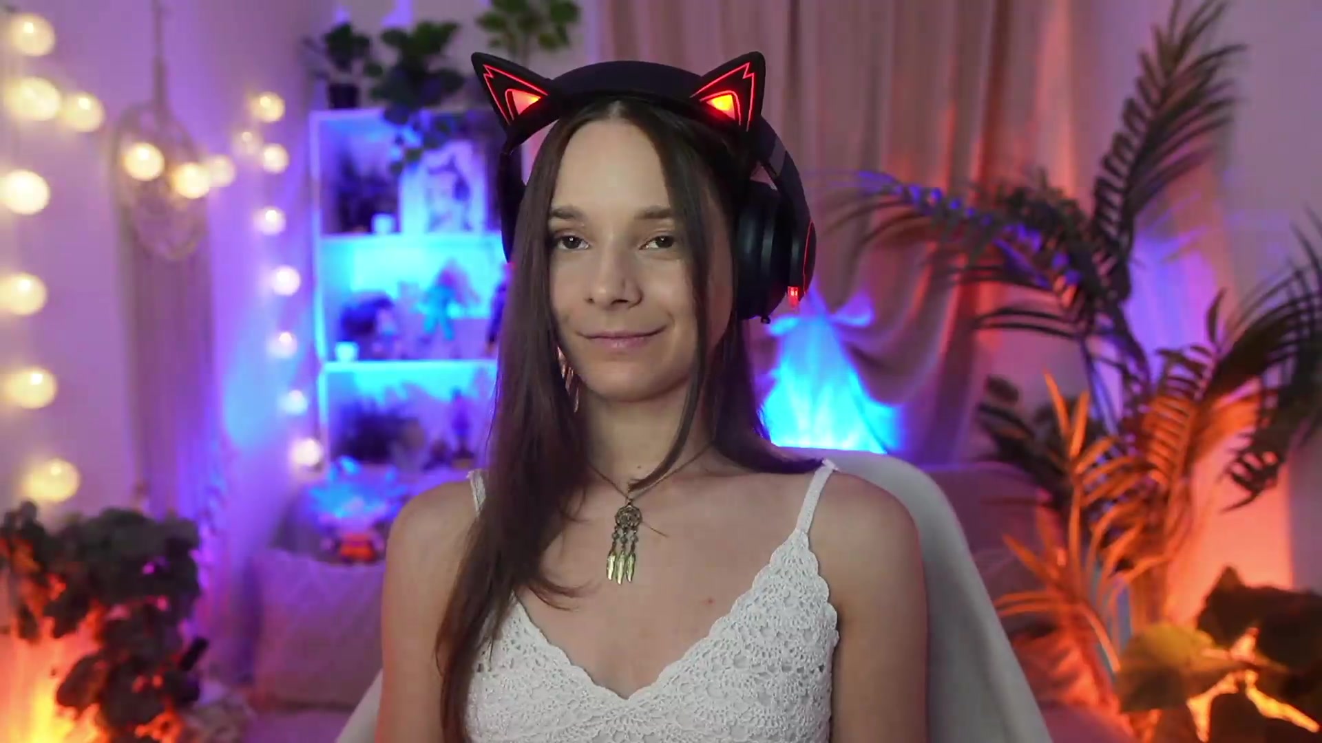 Gallery image thumbnail from Anna_Leah's myfreecams stream on, 08/22/2026, 22:24 image 5 of 20