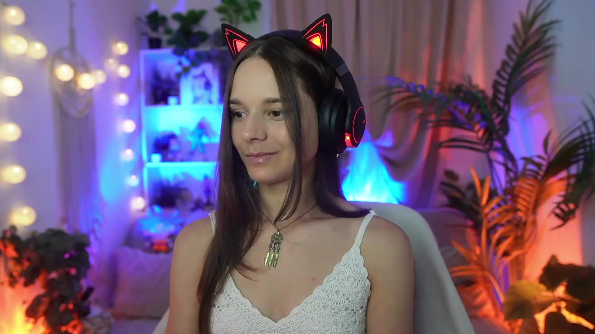 Gallery image thumbnail from Anna_Leah's myfreecams stream on, 08/22/2026, 22:24 image 8 of 20