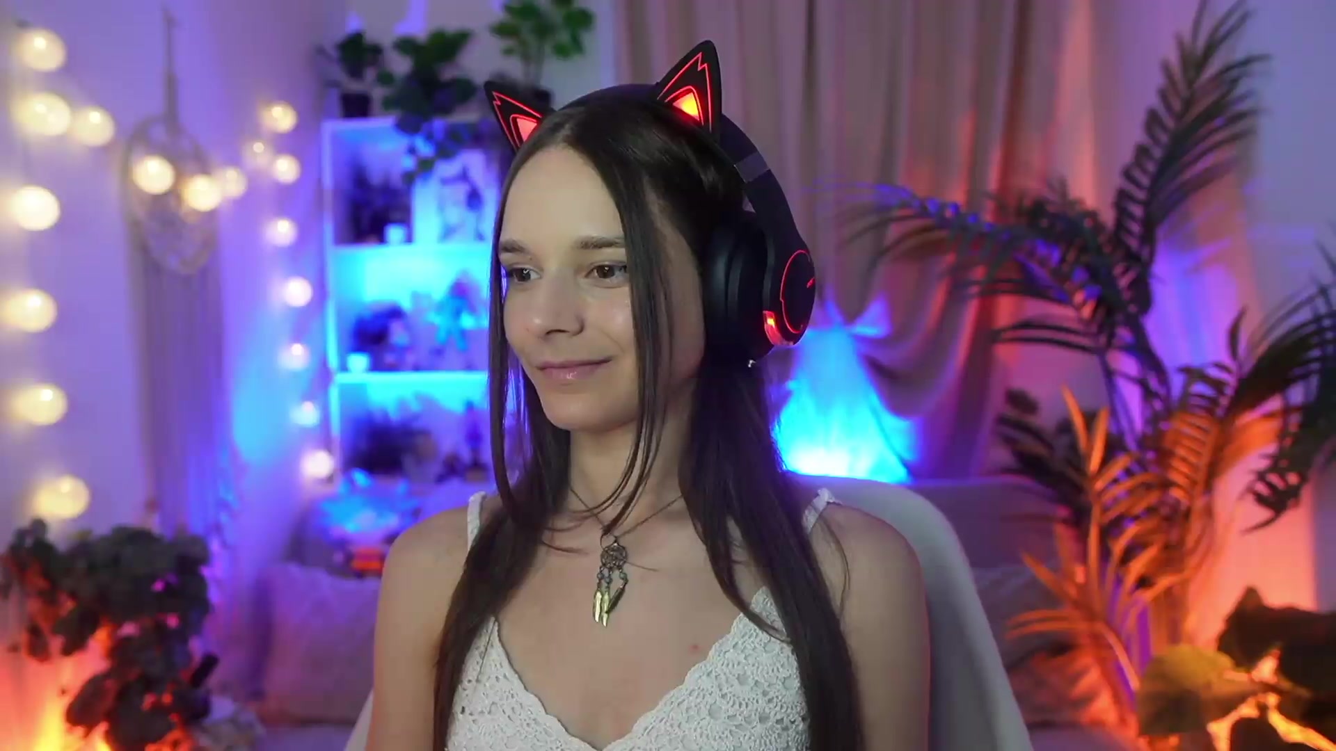 Gallery image thumbnail from Anna_Leah's myfreecams stream on, 08/22/2026, 22:24 image 17 of 20