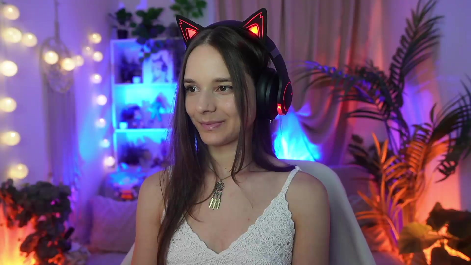 Gallery image thumbnail from Anna_Leah's myfreecams stream on, 08/22/2026, 22:24 image 10 of 20