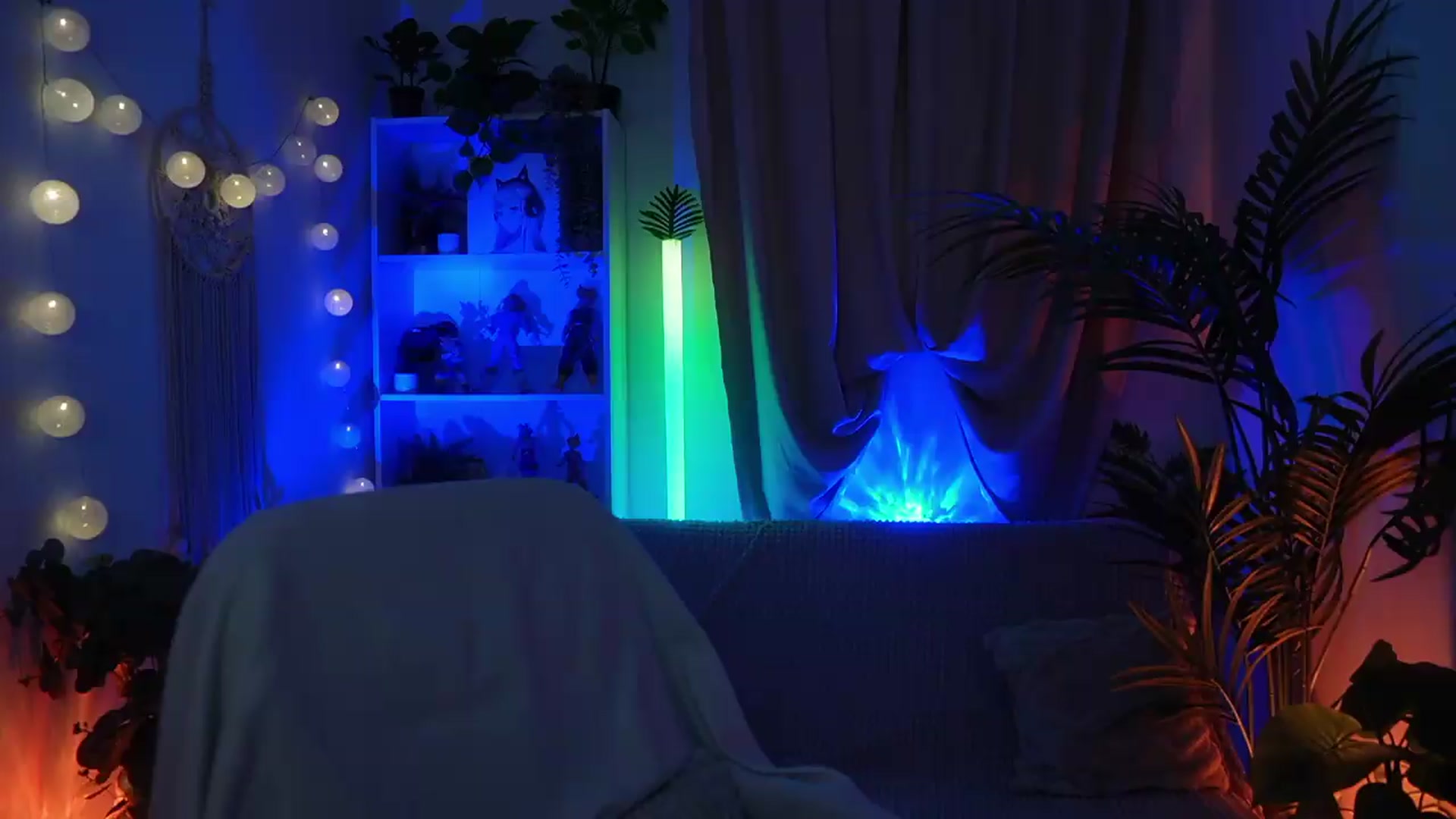 Gallery image thumbnail from Anna_Leah's myfreecams stream on, 08/23/2026, 24:16 image 7 of 20