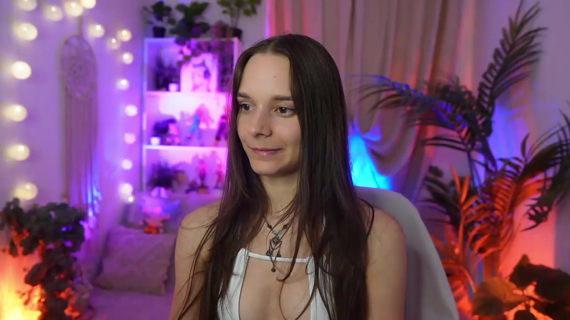 Gallery image thumbnail from Anna_Leah's myfreecams stream on, 08/31/2026, 02:45 image 19 of 20