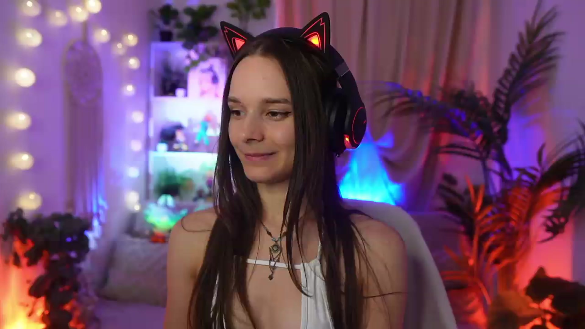 Gallery image thumbnail from Anna_Leah's myfreecams stream on, 08/31/2026, 02:45 image 15 of 20