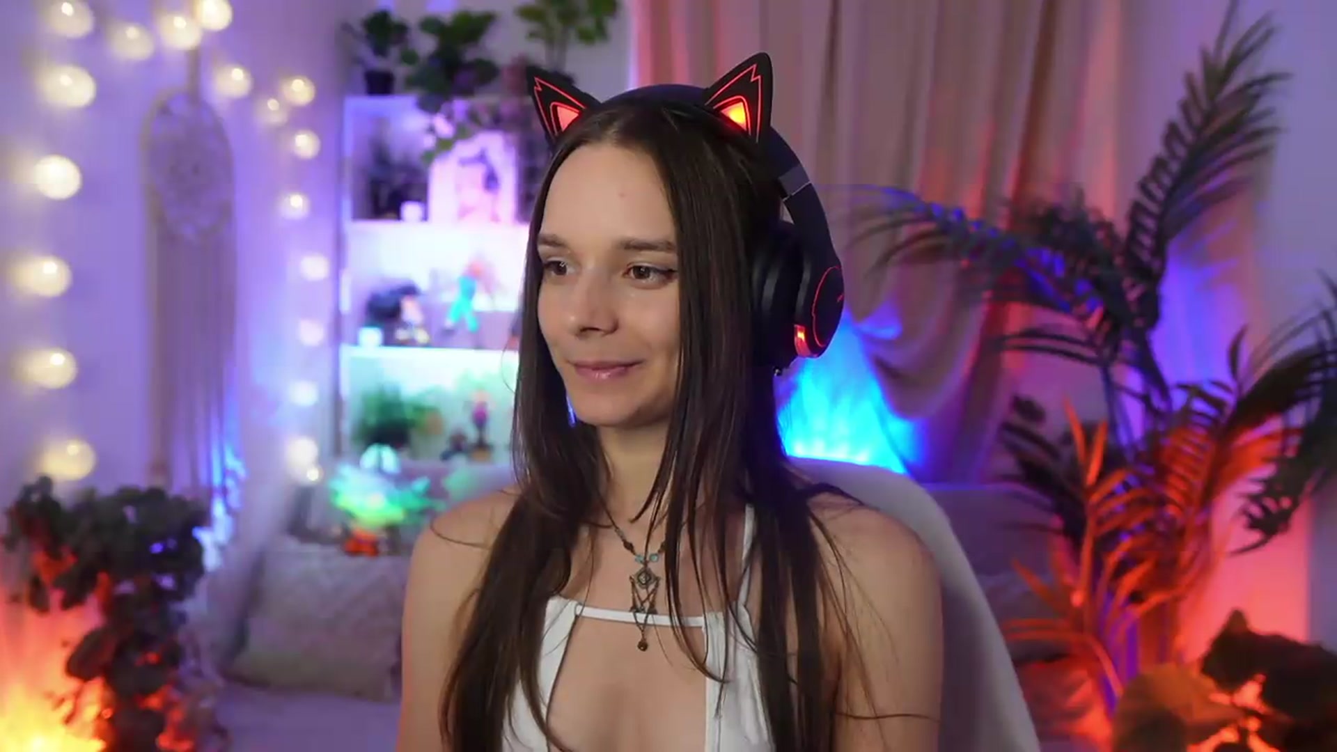 Gallery image thumbnail from Anna_Leah's myfreecams stream on, 08/31/2026, 02:50 image 13 of 20