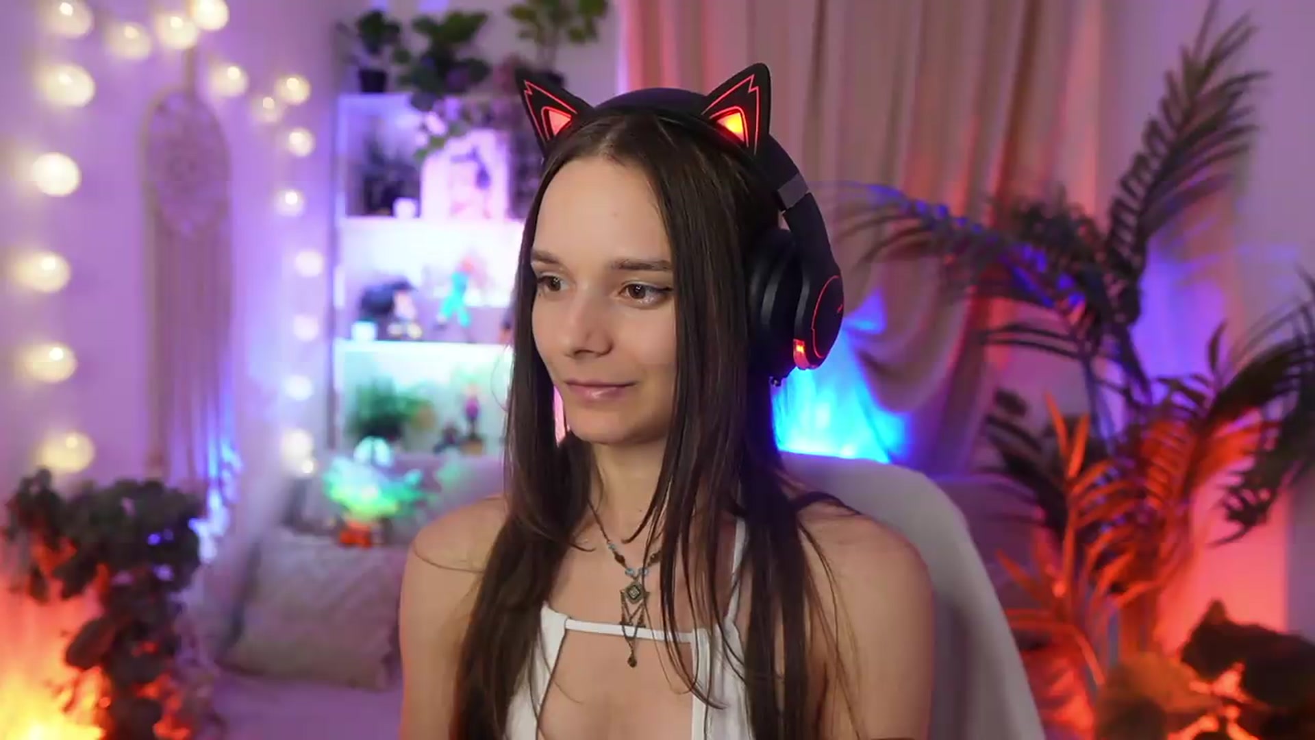 Gallery image thumbnail from Anna_Leah's myfreecams stream on, 08/31/2026, 02:50 image 14 of 20