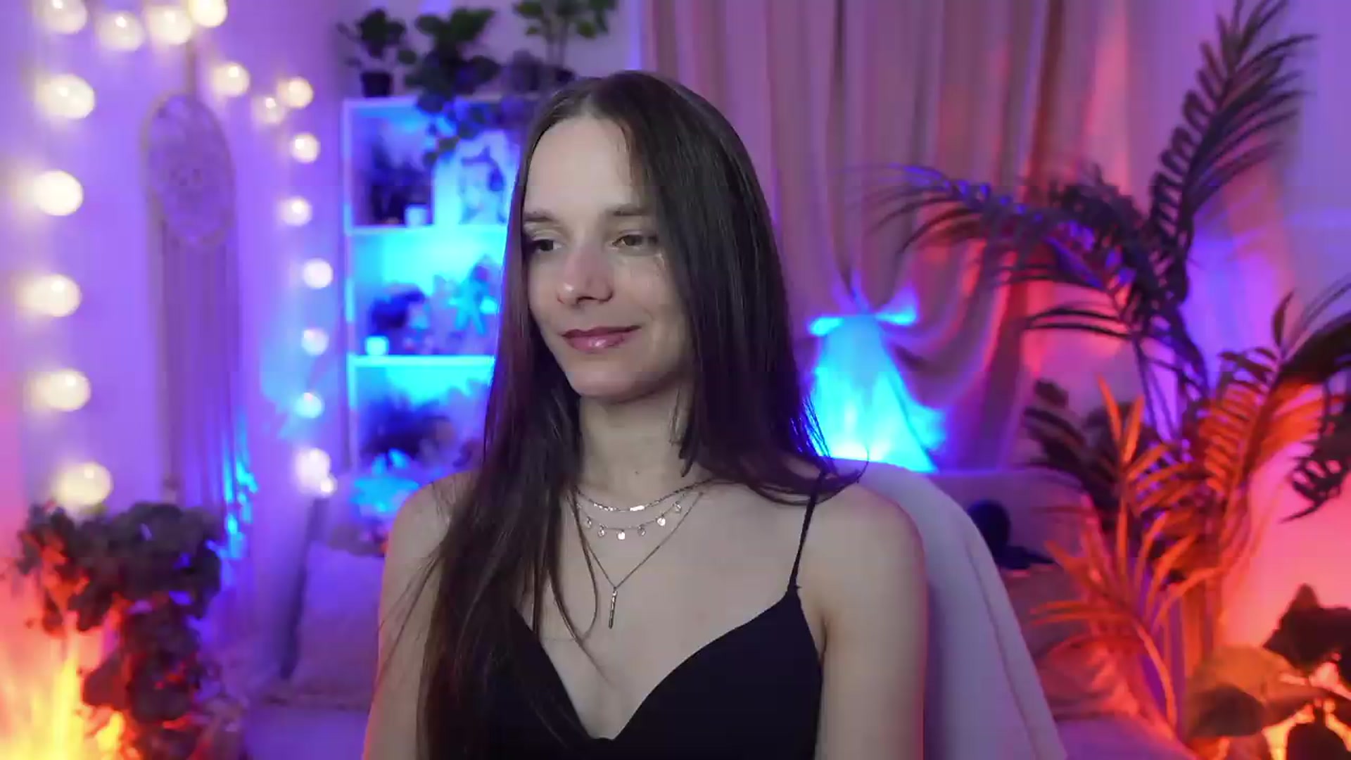 Gallery image thumbnail from Anna_Leah's myfreecams stream on, 09/07/2026, 19:19 image 4 of 20