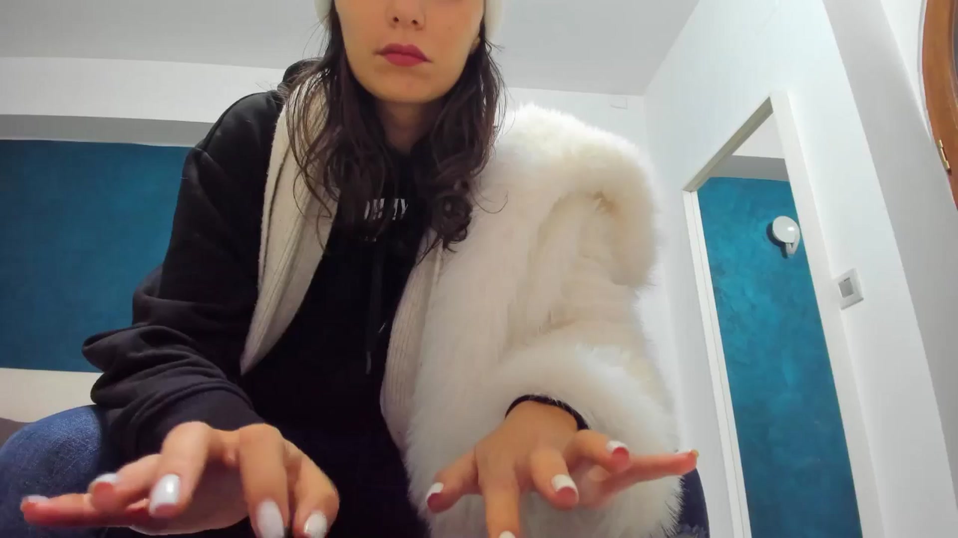 Gallery image thumbnail from Anna_Lewis's myfreecams stream on, 12/22/2024, 10:36 image 18 of 20