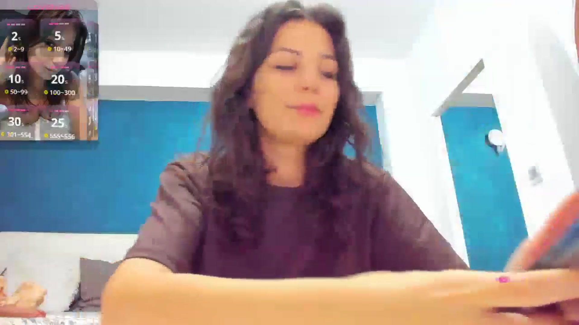 Gallery image thumbnail from Anna_Lewis's myfreecams stream on, 03/17/2025, 13:19 image 4 of 20