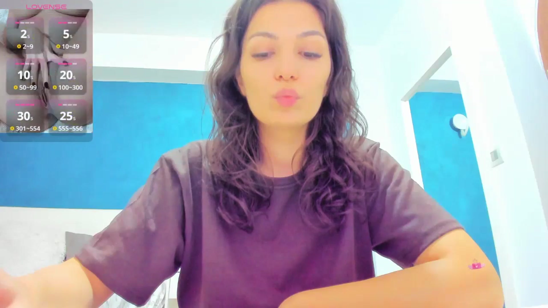 Gallery image thumbnail from Anna_Lewis's myfreecams stream on, 03/17/2025, 13:19 image 19 of 20