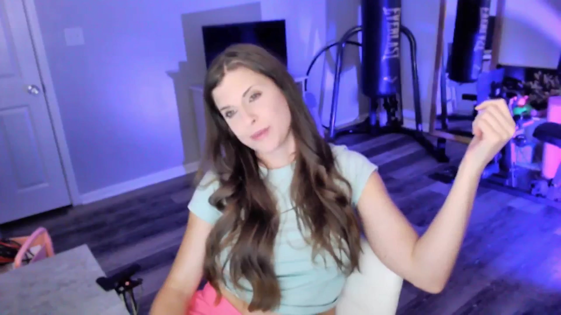 Gallery image thumbnail from Anna_Online's myfreecams stream on, 08/18/2025, 03:46 image 13 of 20