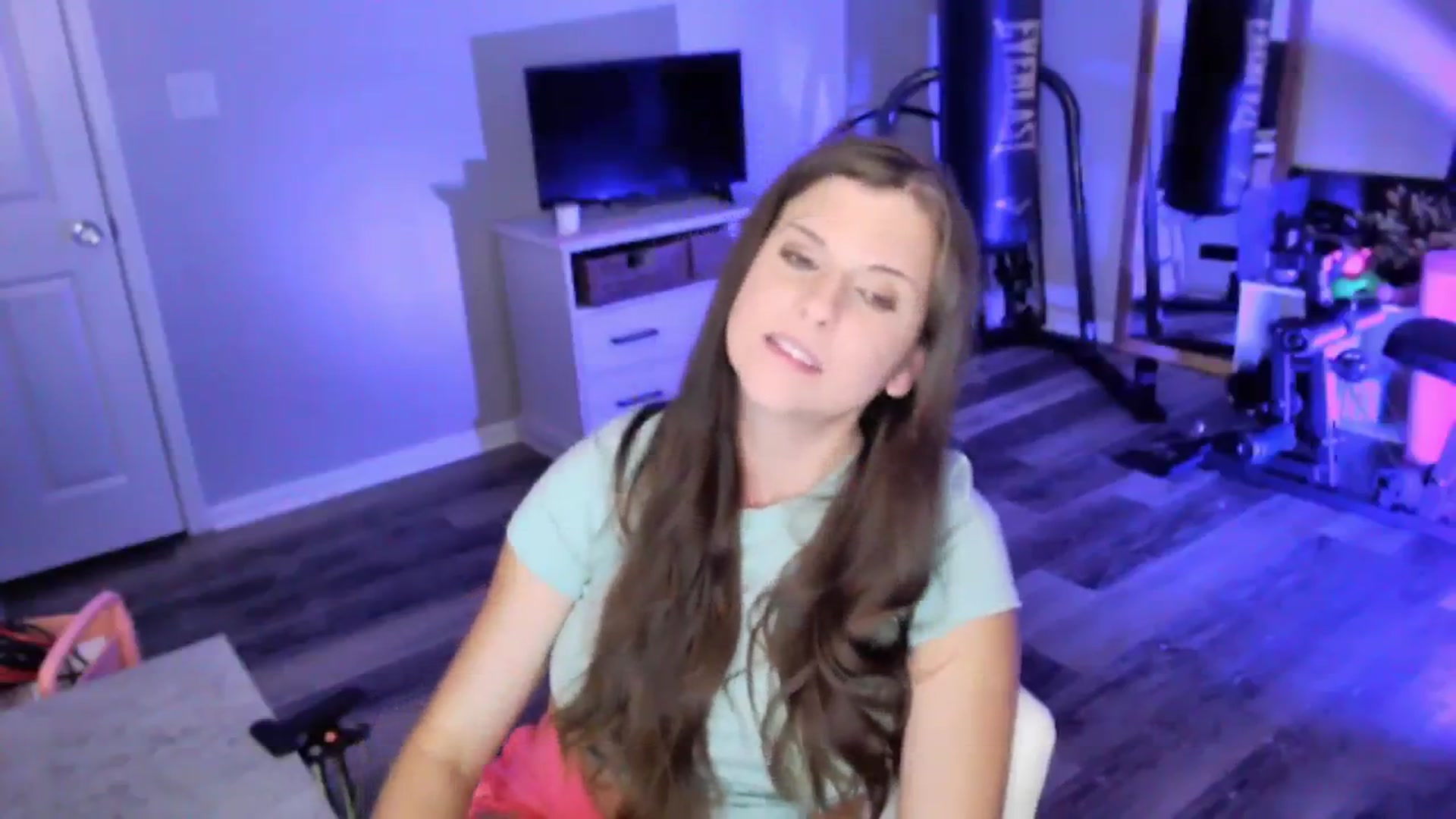 Gallery image thumbnail from Anna_Online's myfreecams stream on, 08/18/2025, 03:46 image 15 of 20