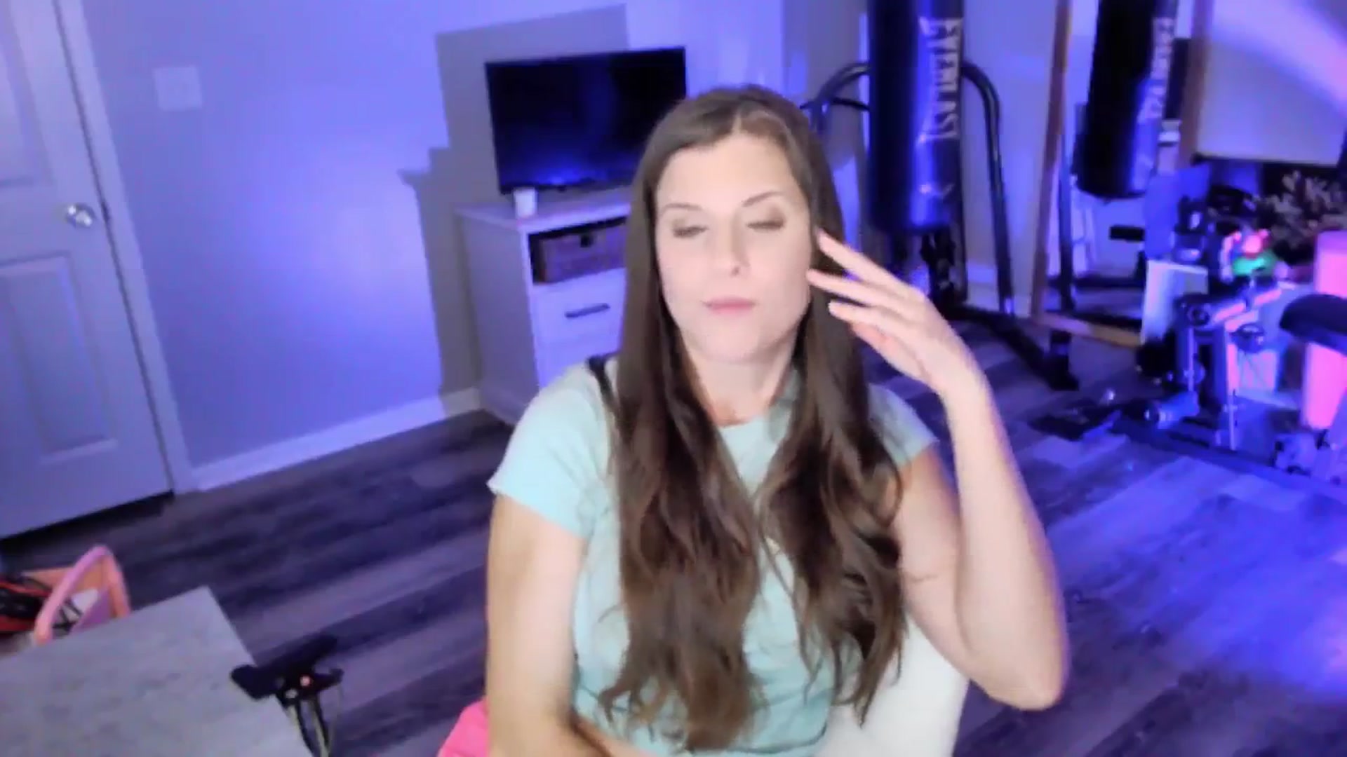 Gallery image thumbnail from Anna_Online's myfreecams stream on, 08/18/2025, 03:46 image 14 of 20
