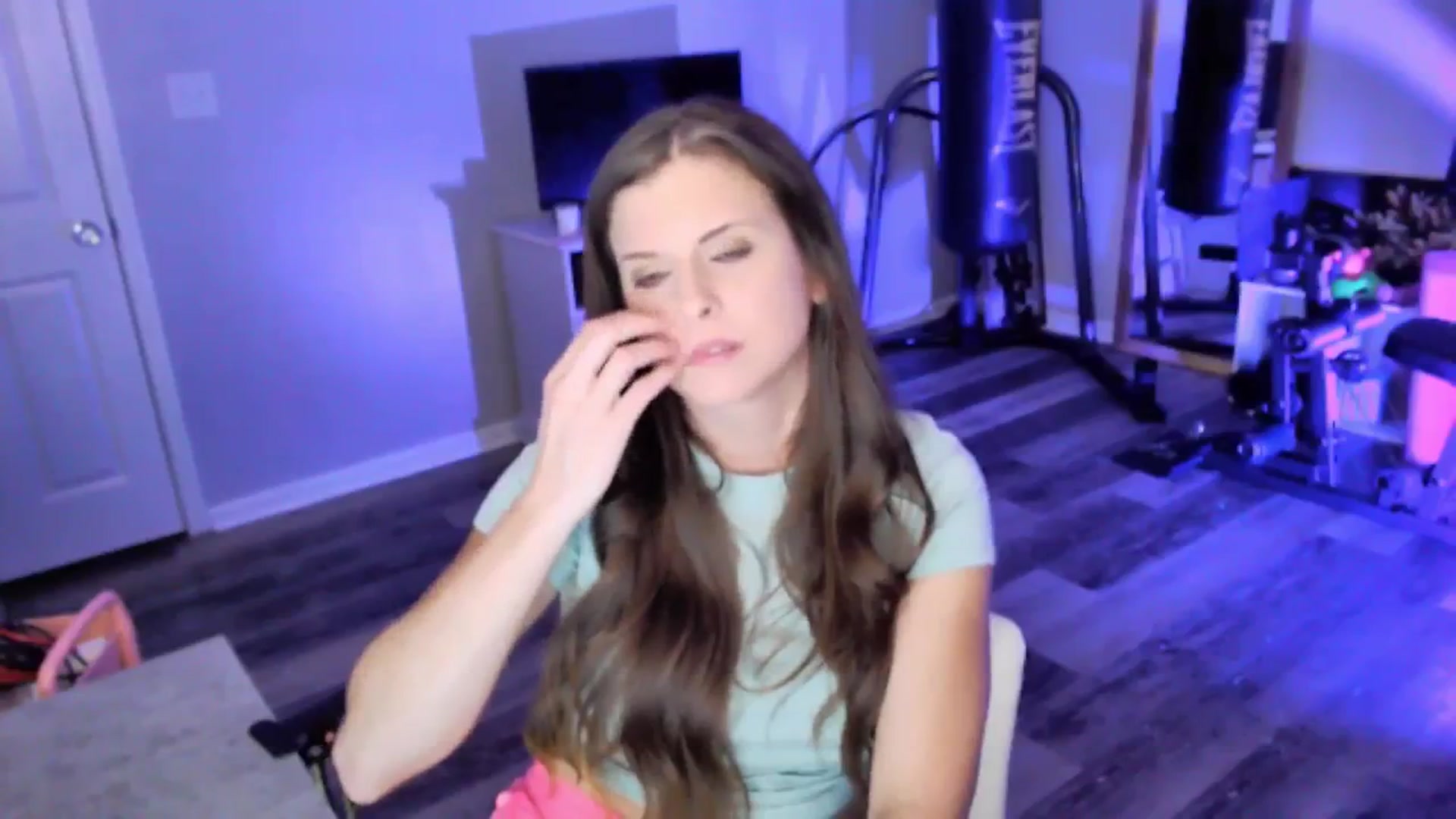 Gallery image thumbnail from Anna_Online's myfreecams stream on, 08/18/2025, 03:46 image 12 of 20